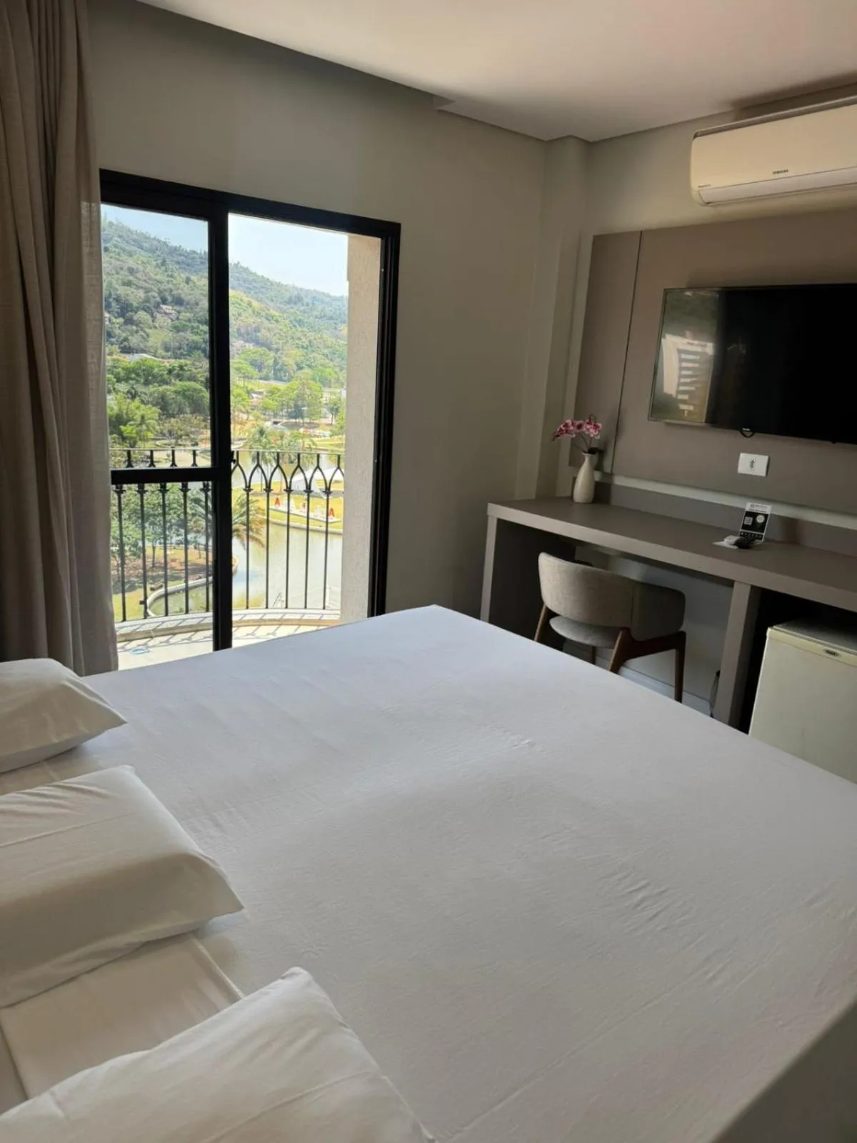 Bedroom, Bed in Hotel Guarany