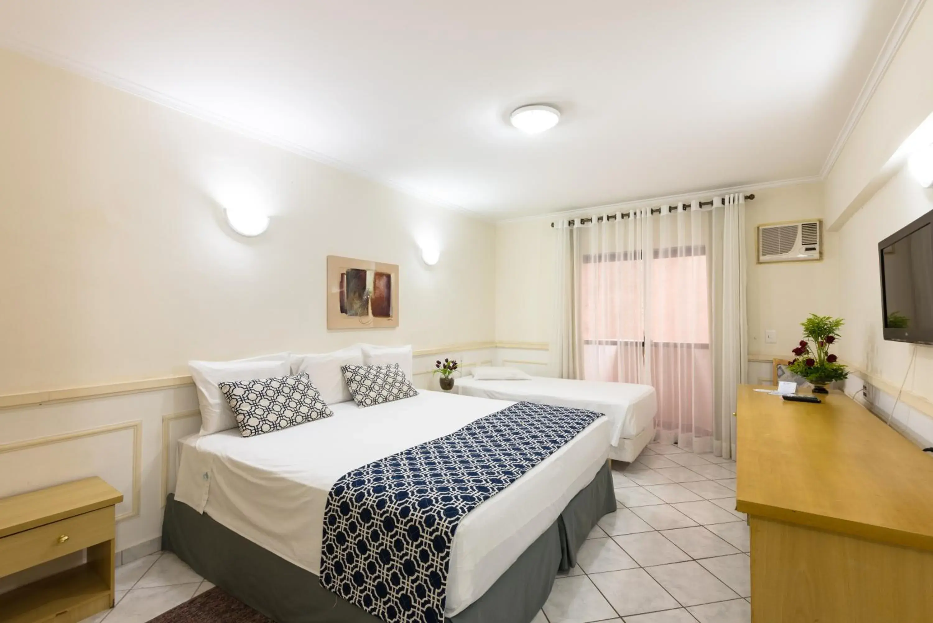 Internal Triple Room in Hotel Guarany Internal Triple Room in Hotel Guarany