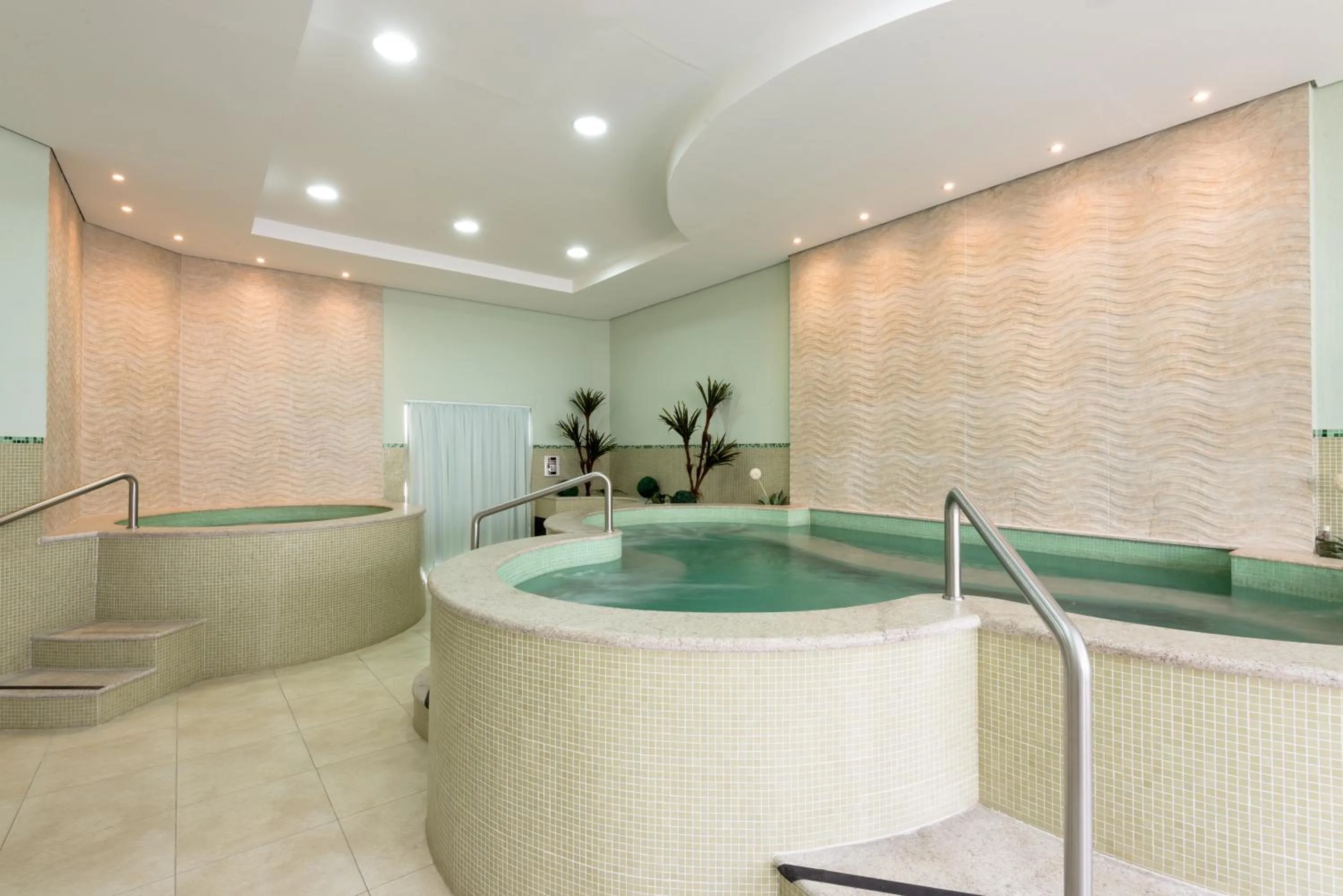 Hot Tub in Hotel Guarany