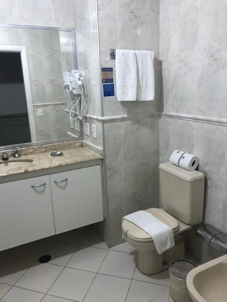 Shower in Hotel Guarany