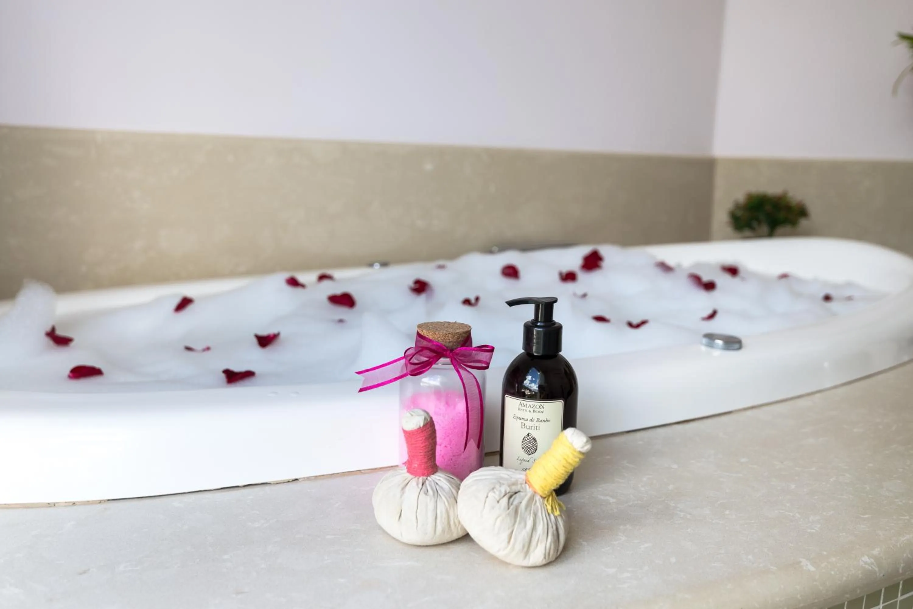 Bathroom in Hotel Guarany