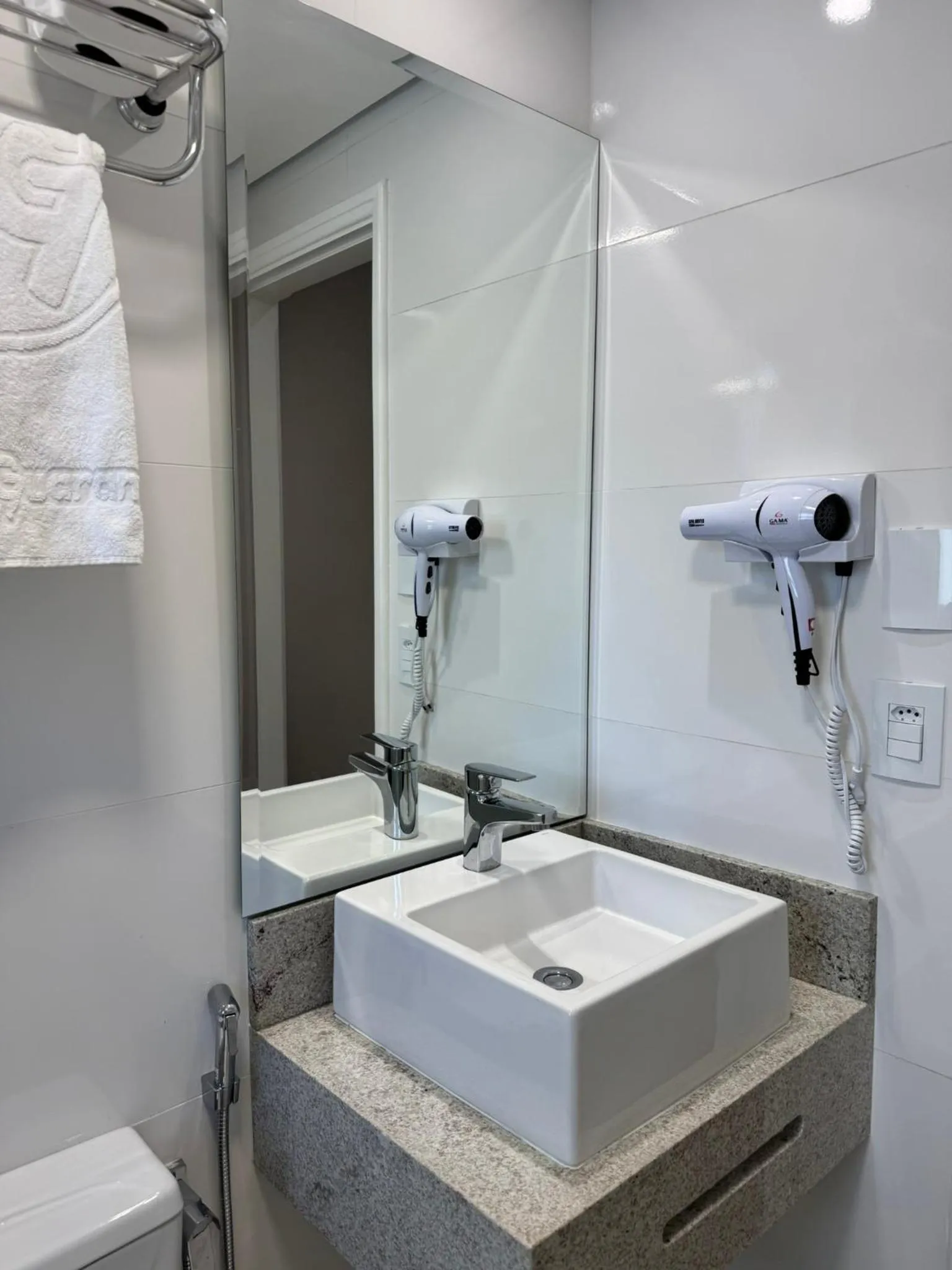 Bathroom in Hotel Guarany