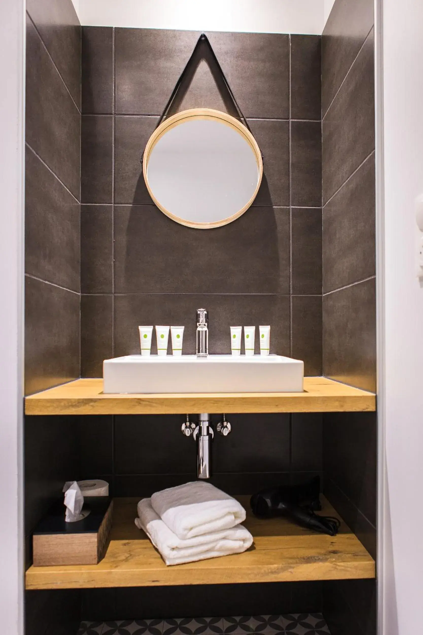 Standard Double Room in Château de Tauzies, The Originals Relais Standard Double Room in Château de Tauzies, The Originals Relais