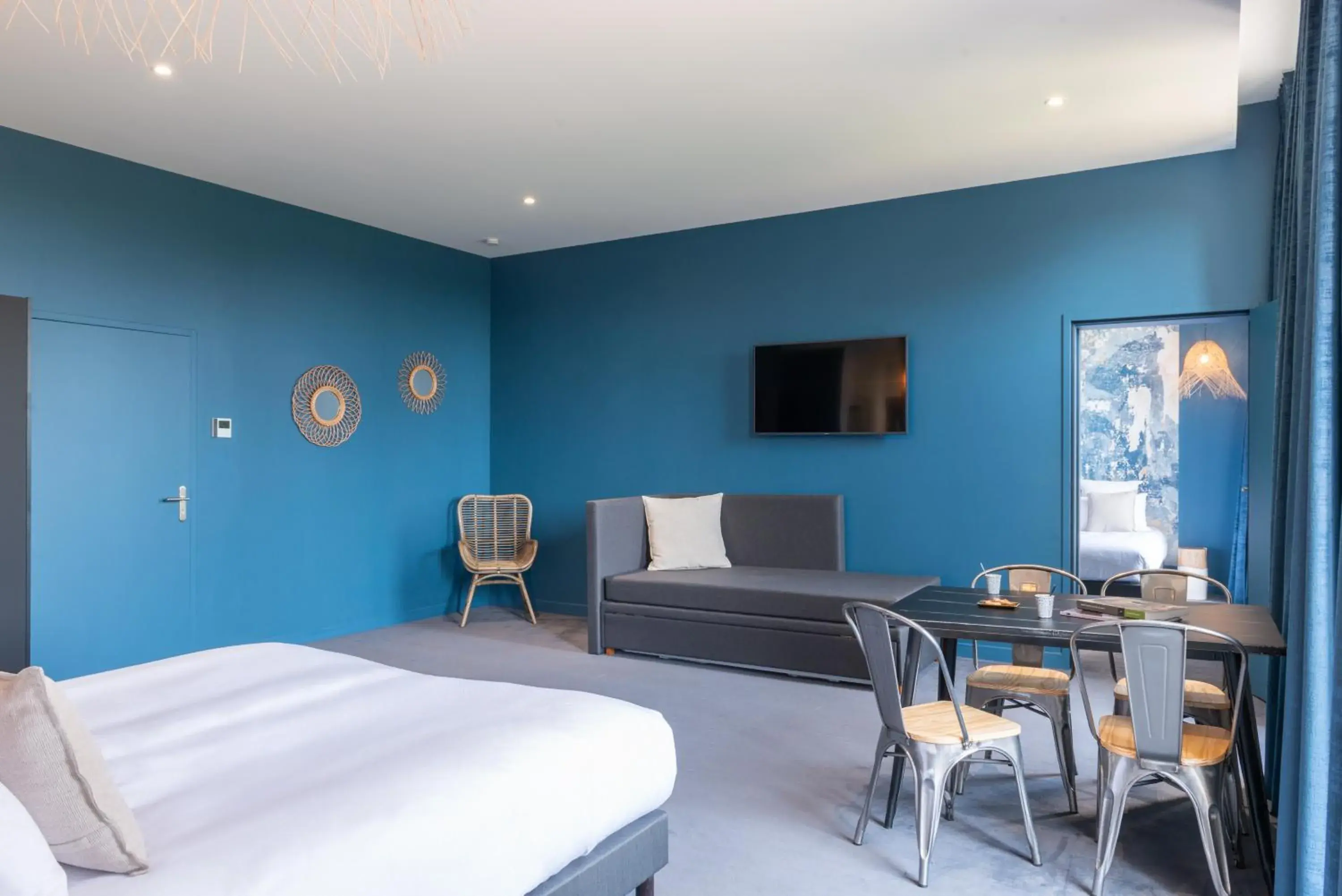 Bed in Château de Tauzies, The Originals Relais Bed in Château de Tauzies, The Originals Relais