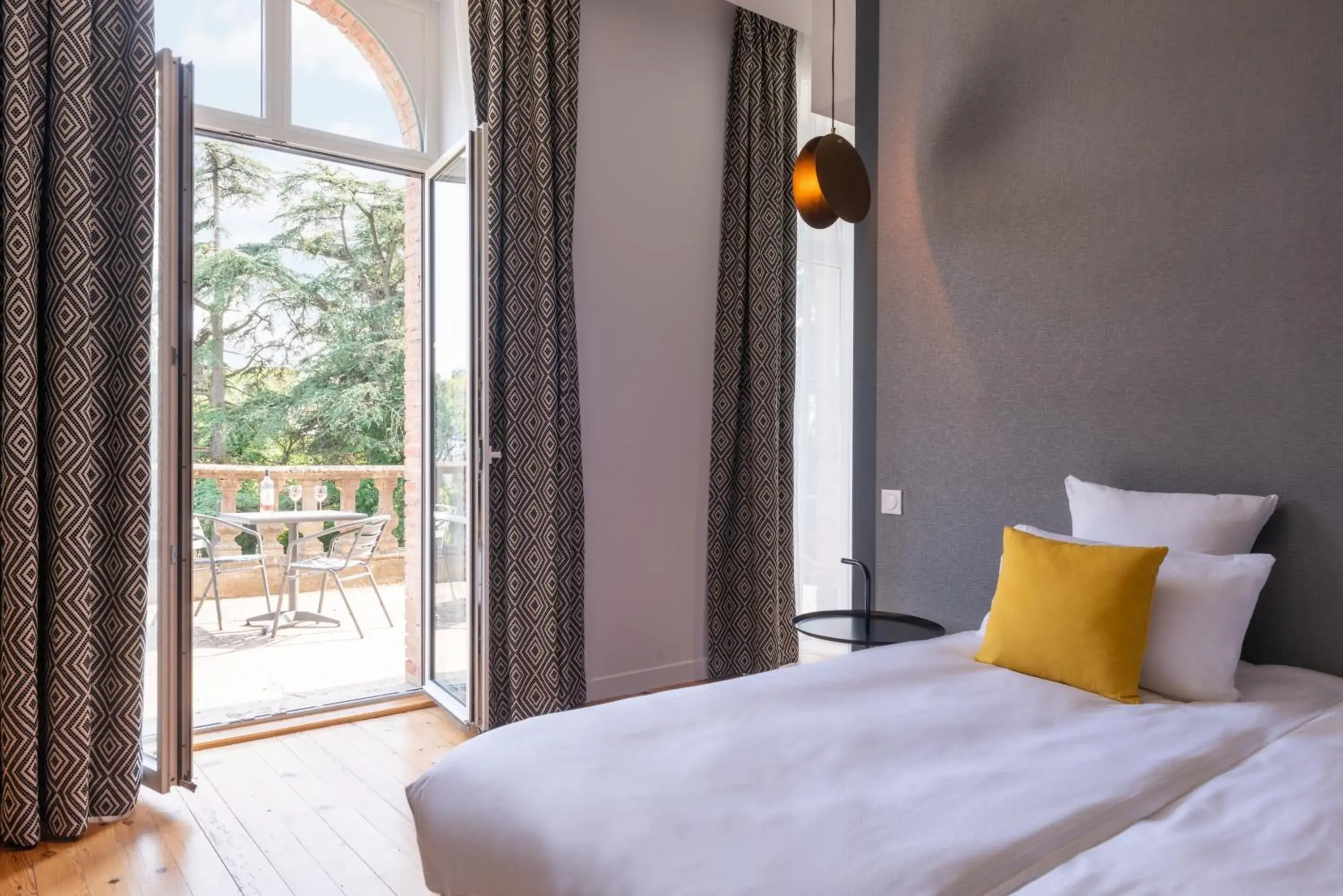 Photo of the whole room, Bed in Château de Tauzies, The Originals Relais Photo of the whole room, Bed in Château de Tauzies, The Originals Relais