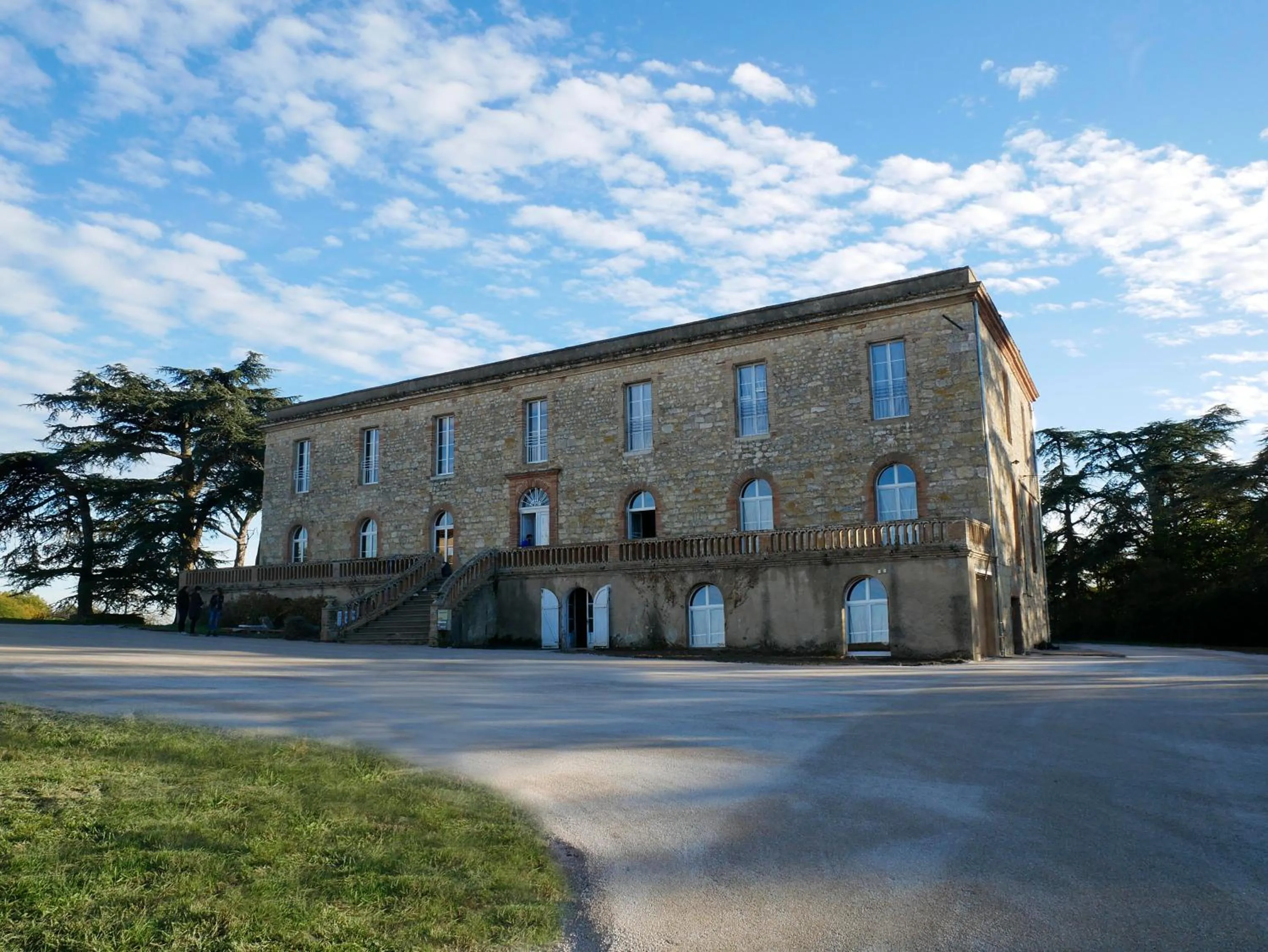 Facade/entrance in Château de Tauzies, The Originals Relais
