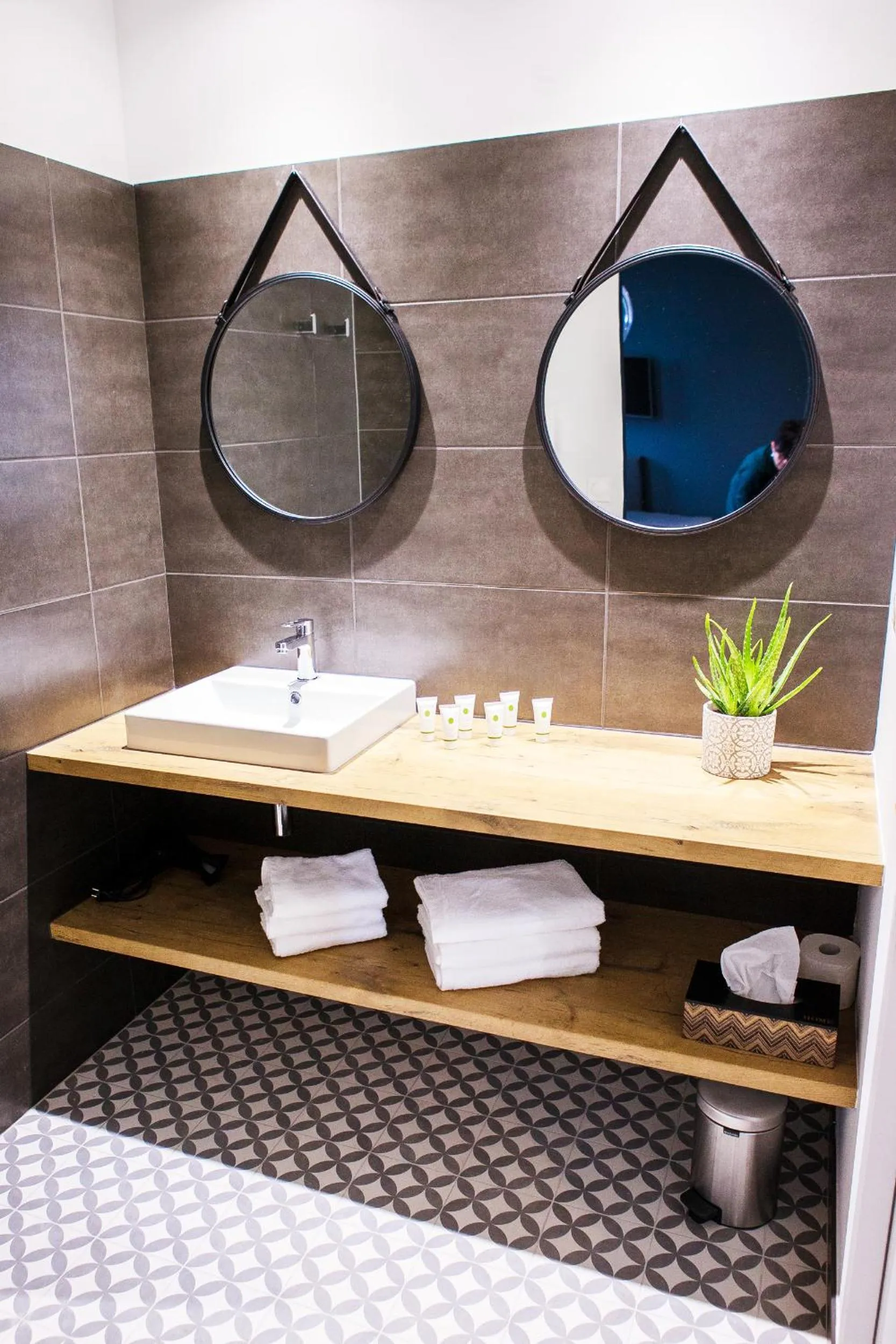 Bathroom in Château de Tauzies, The Originals Relais