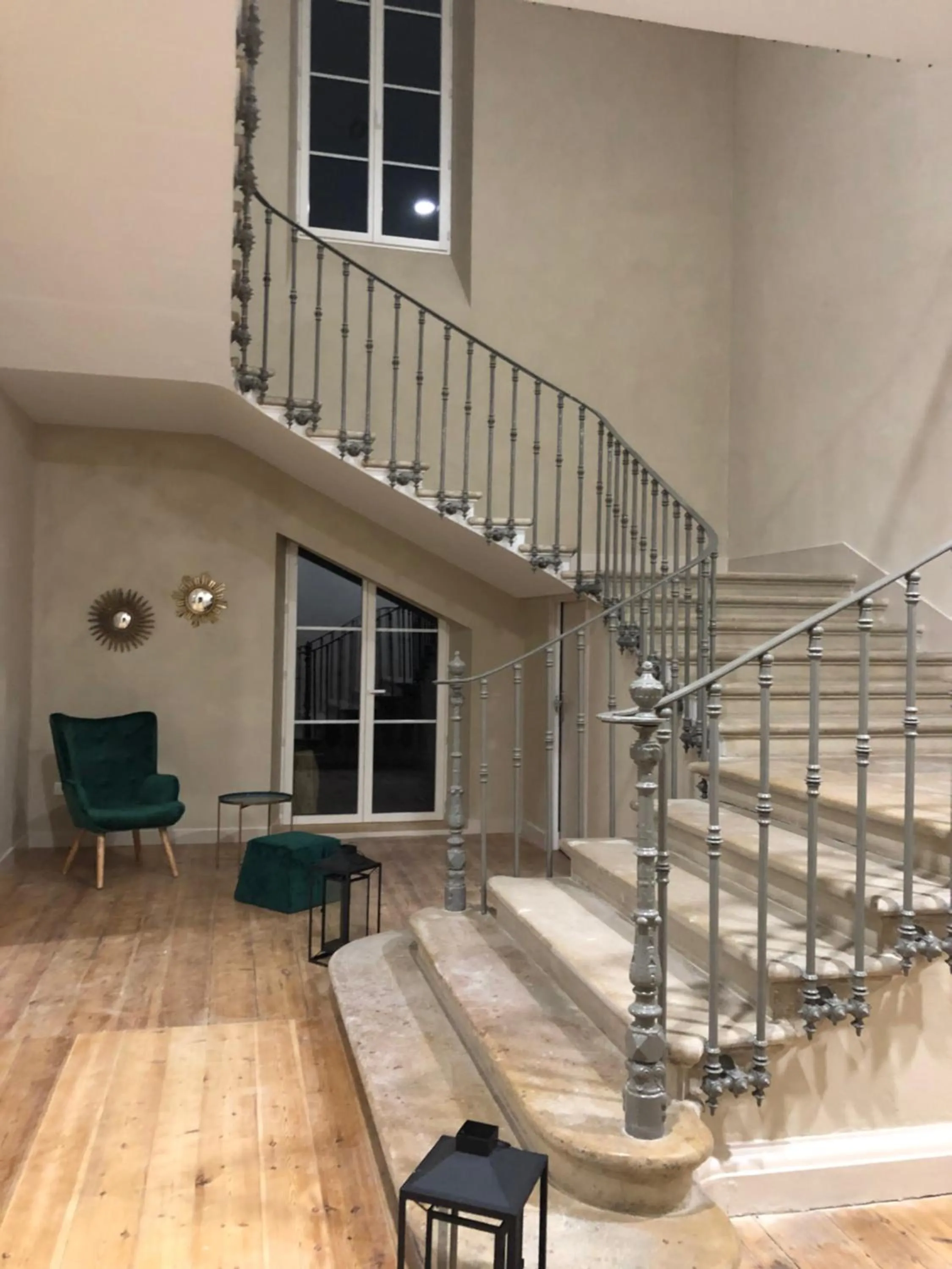 Lobby or reception in Château de Tauzies, The Originals Relais