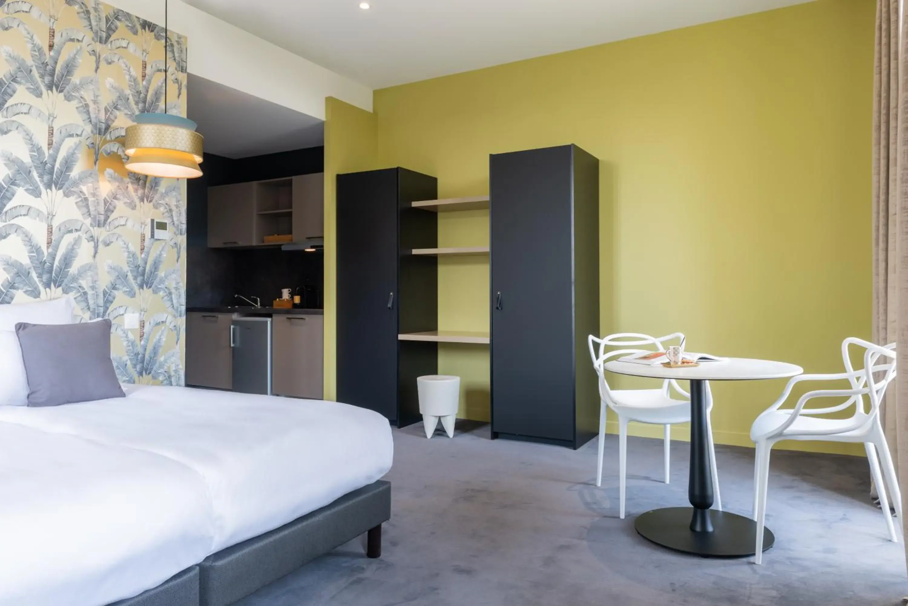 Bed in Château de Tauzies, The Originals Relais Bed in Château de Tauzies, The Originals Relais