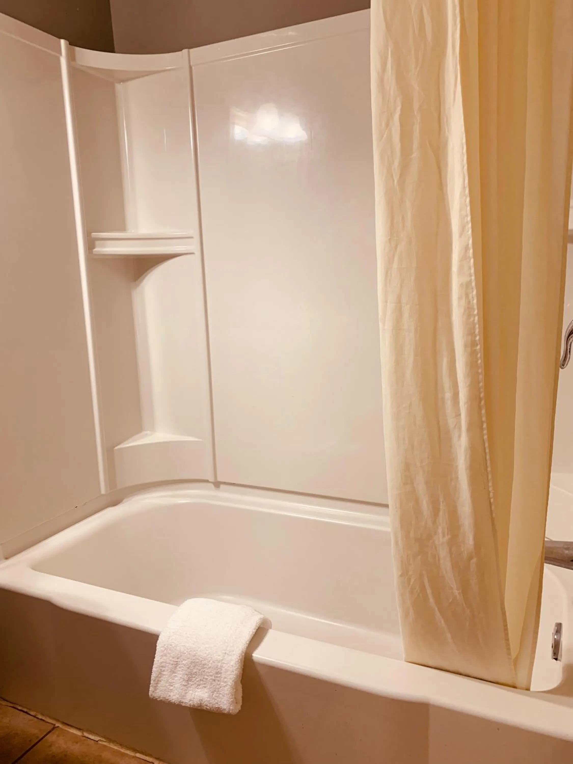 Bathroom in Red Carpet Inn - Norristown