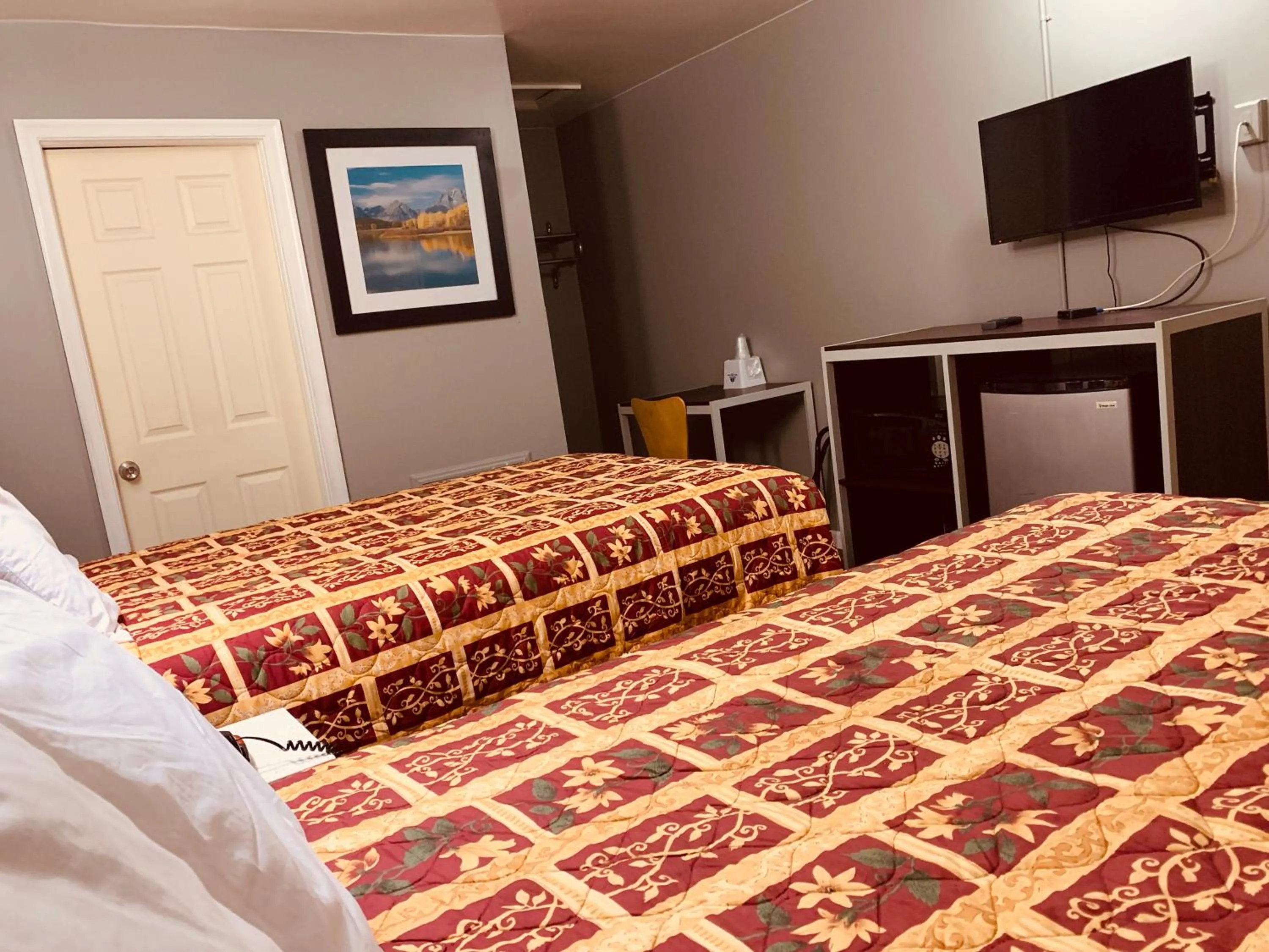 Bed in Red Carpet Inn - Norristown