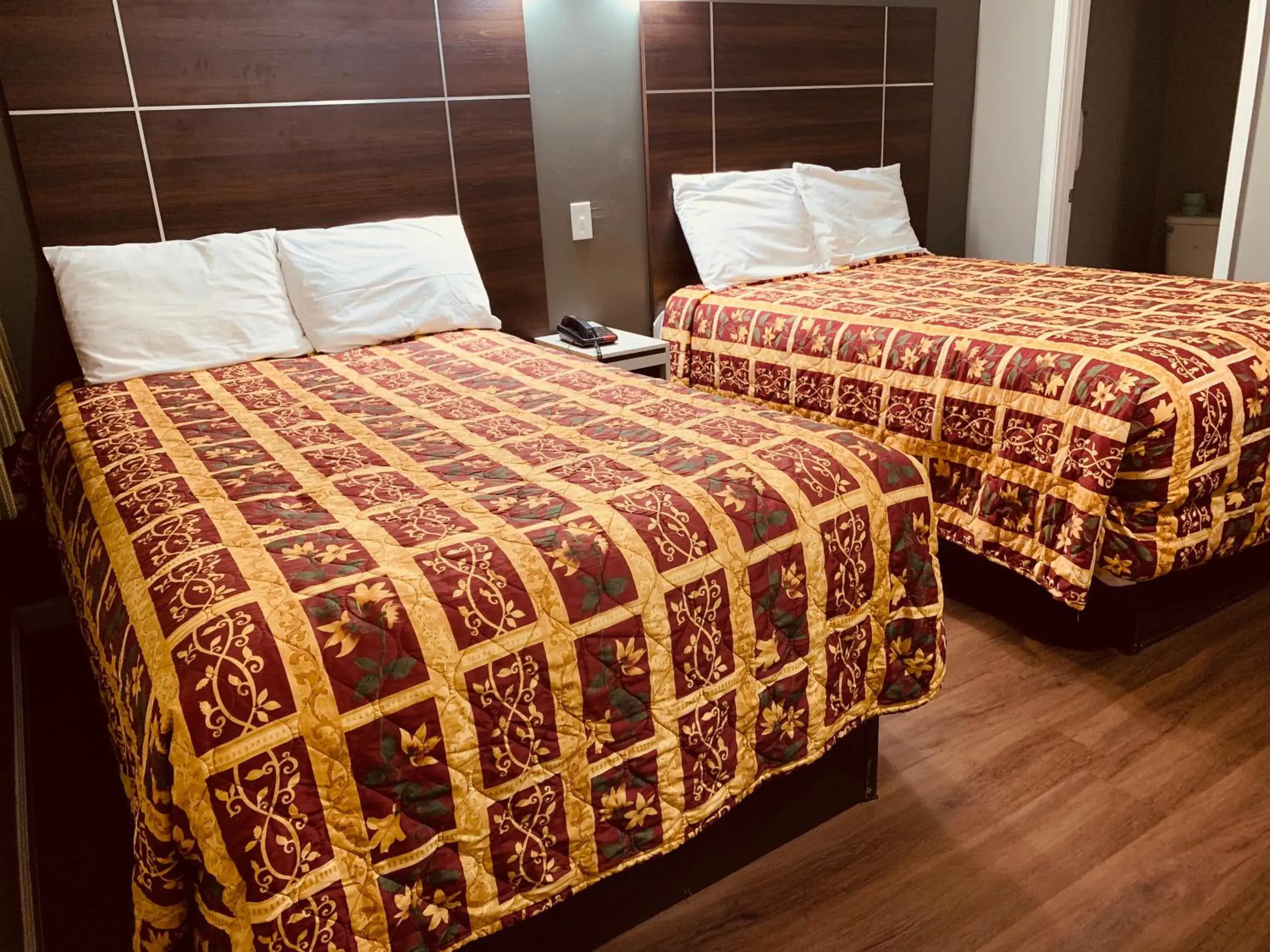 Bed in Red Carpet Inn - Norristown Bed in Red Carpet Inn - Norristown