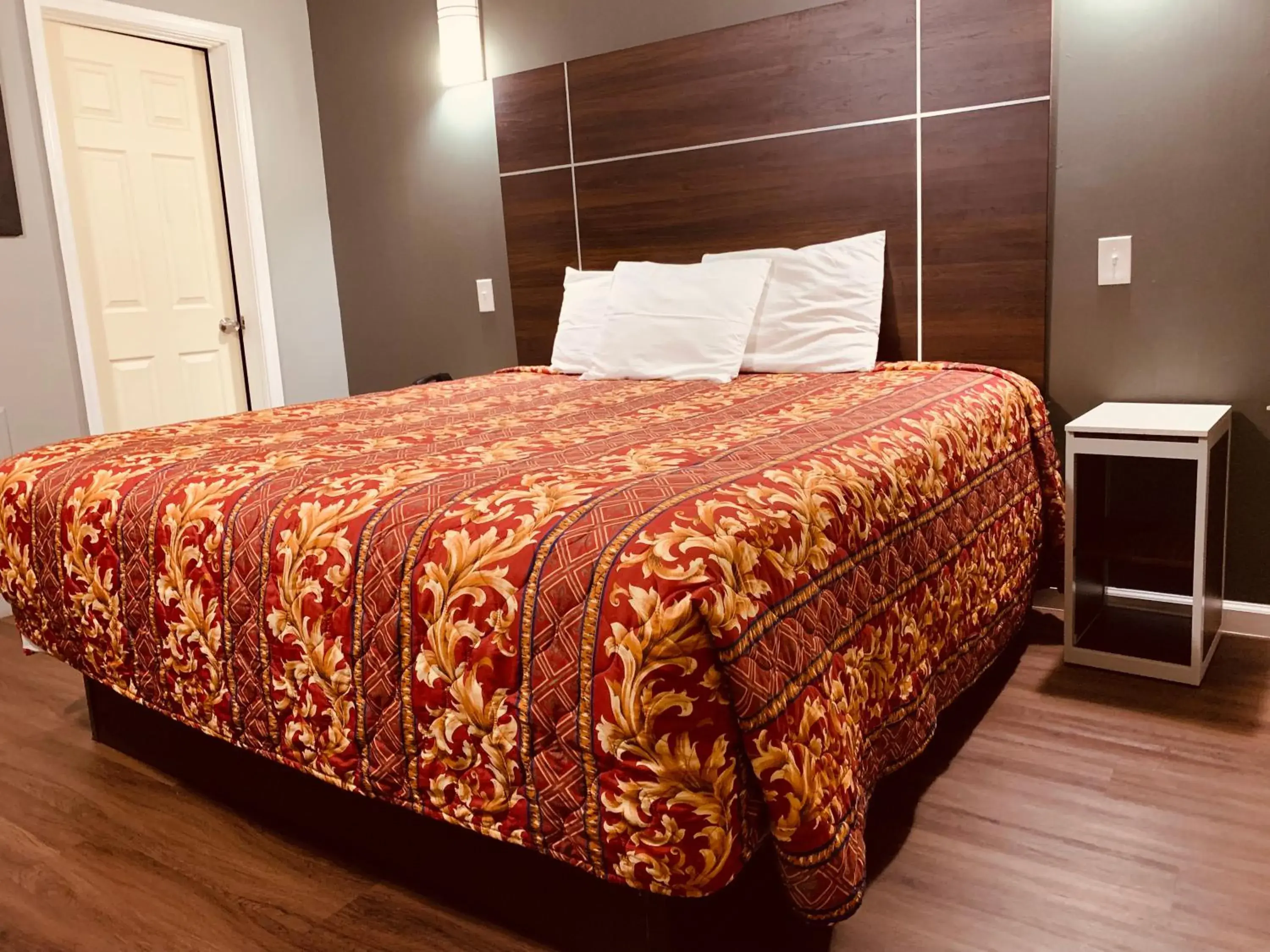 Bed in Red Carpet Inn - Norristown Bed in Red Carpet Inn - Norristown