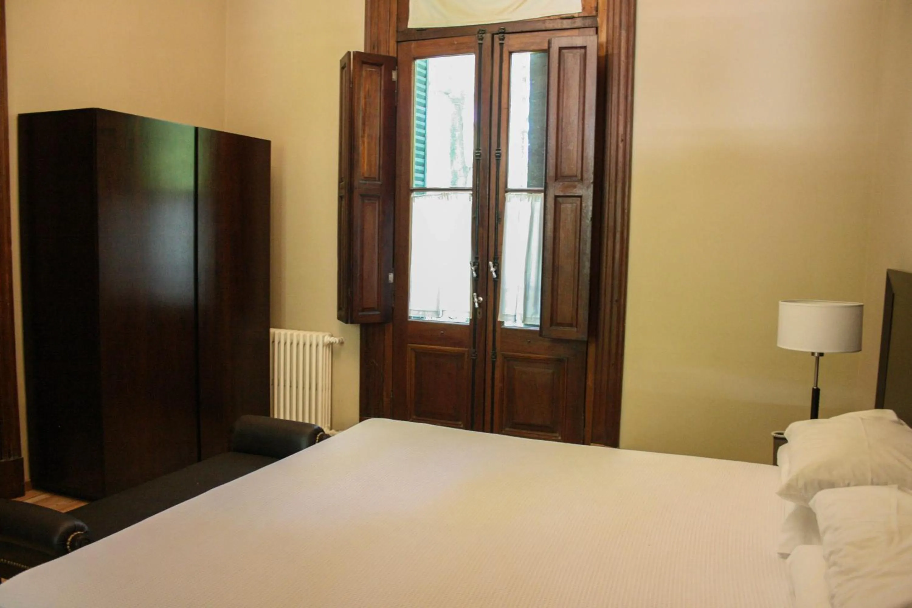 Photo of the whole room, Bed in Howard Johnson Resort & Spa Escobar