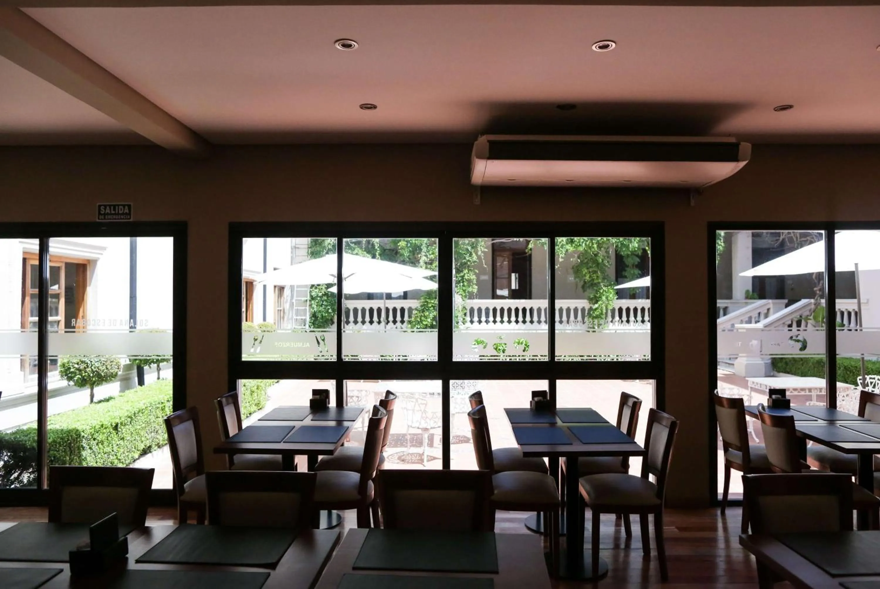 Restaurant/places to eat in Howard Johnson Resort & Spa Escobar