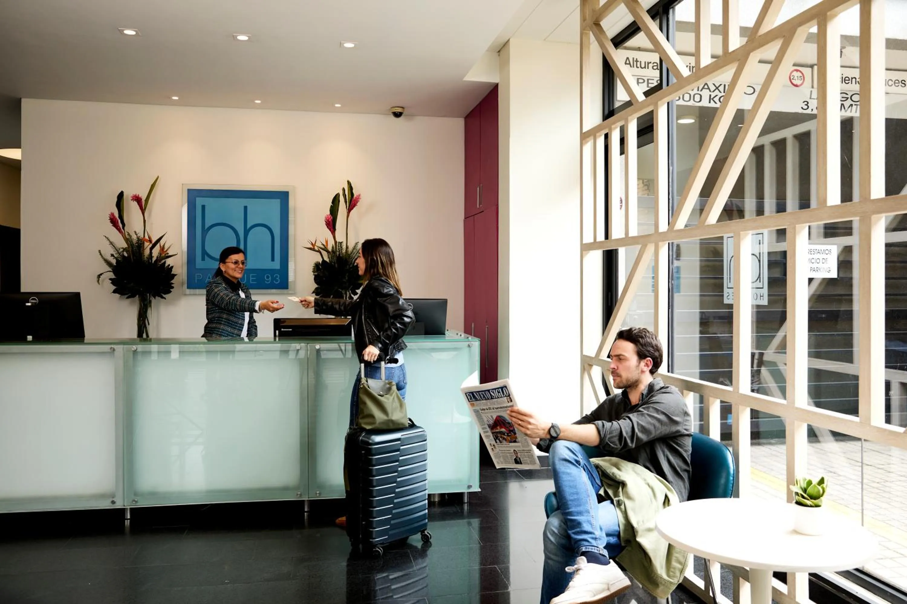 Lobby or reception in Hotel bh Parque 93