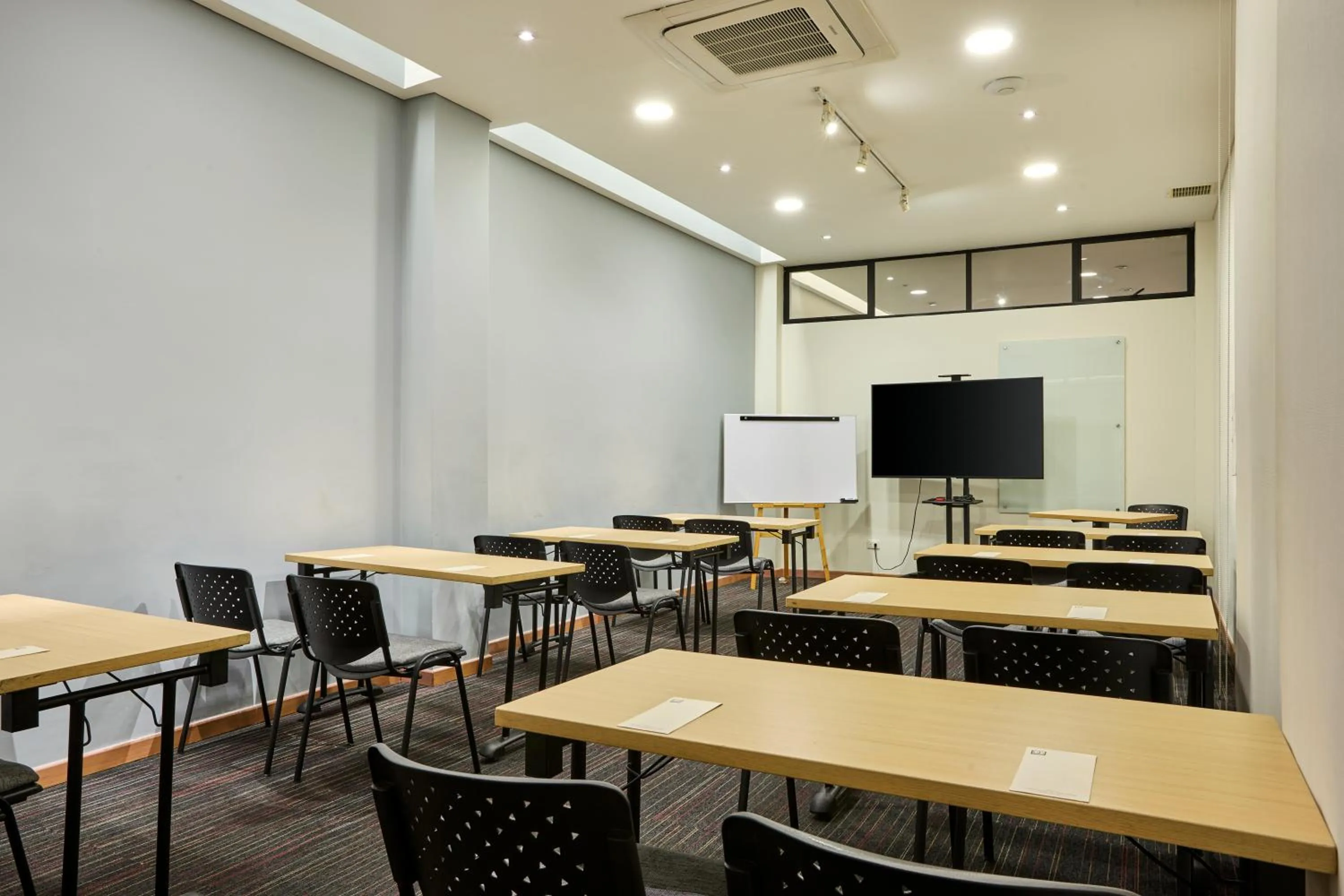 Meeting/conference room in Hotel bh Parque 93