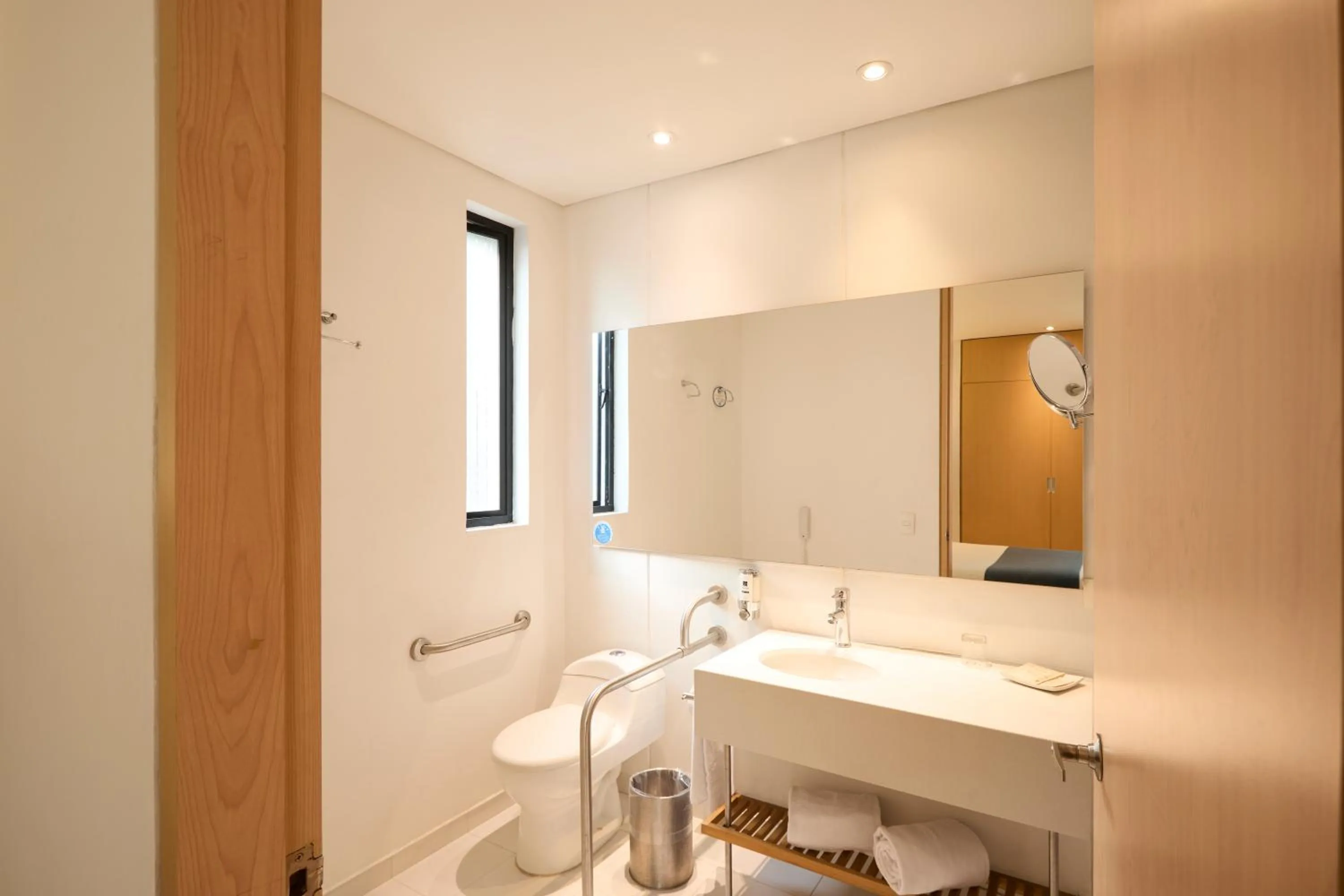 Bathroom in Hotel bh Parque 93