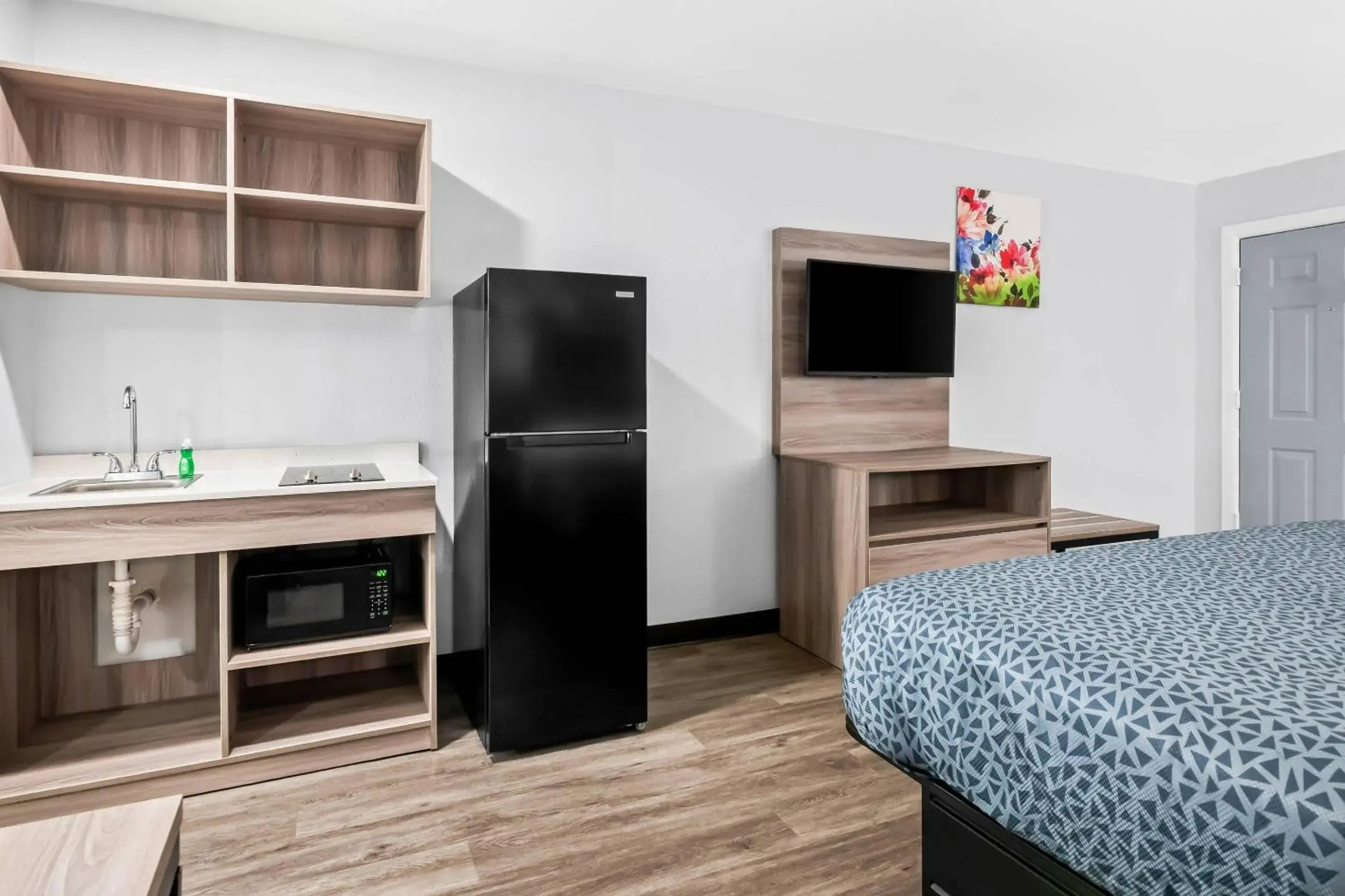 Bedroom, Bed in Suburban Studios Harvey - New Orleans Bedroom, Bed in Suburban Studios Harvey - New Orleans