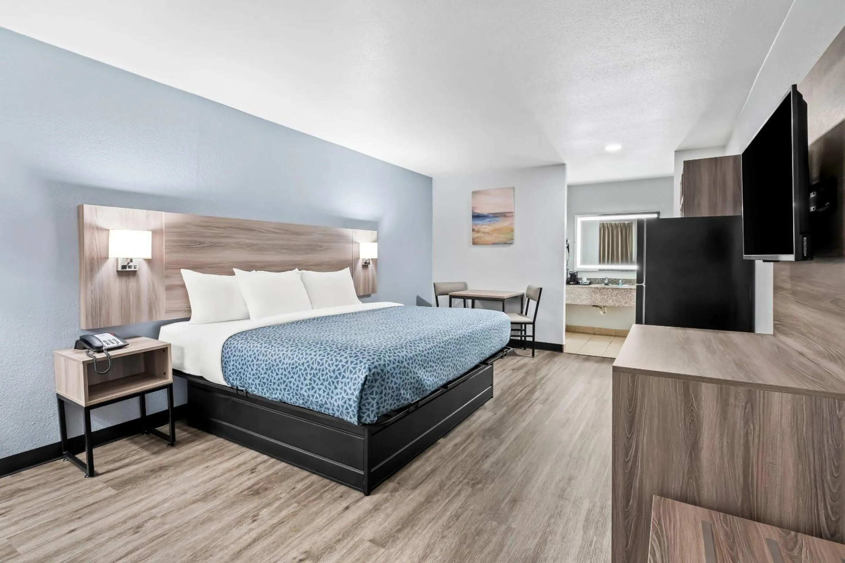 Bedroom, Bed in Suburban Studios Harvey - New Orleans