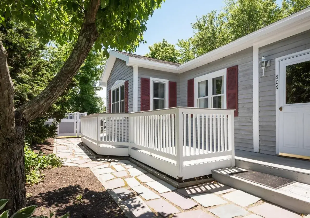 Property building in Anchorage by the Sea Property building in Anchorage by the Sea