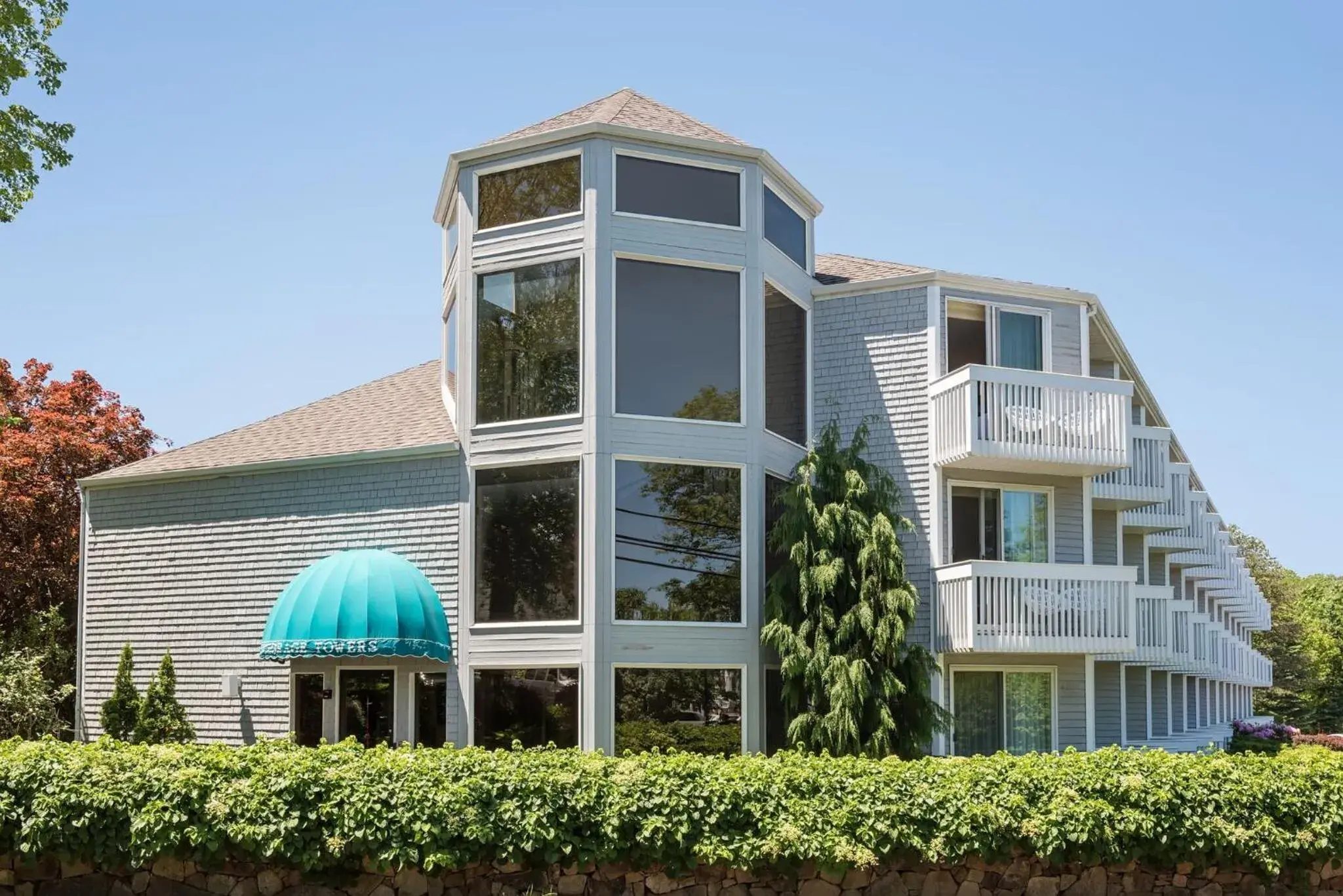 Property building in Anchorage by the Sea Property building in Anchorage by the Sea