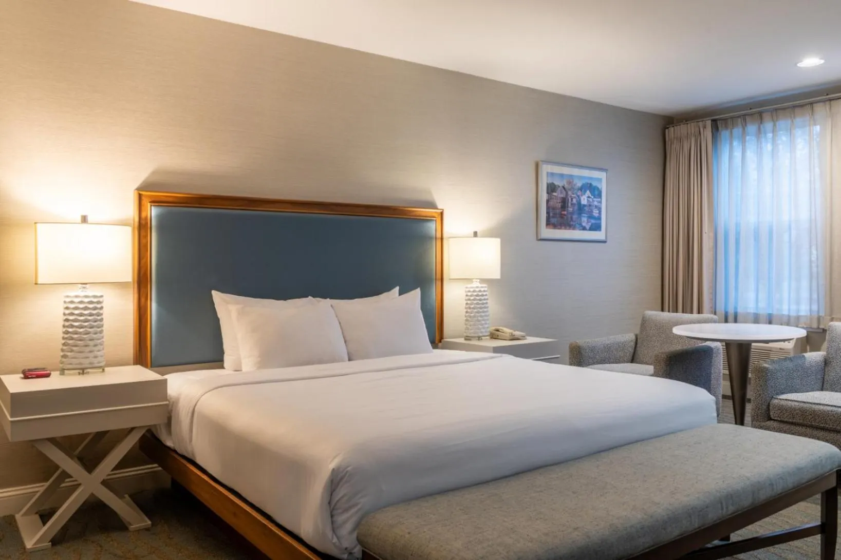 Bed in Anchorage by the Sea