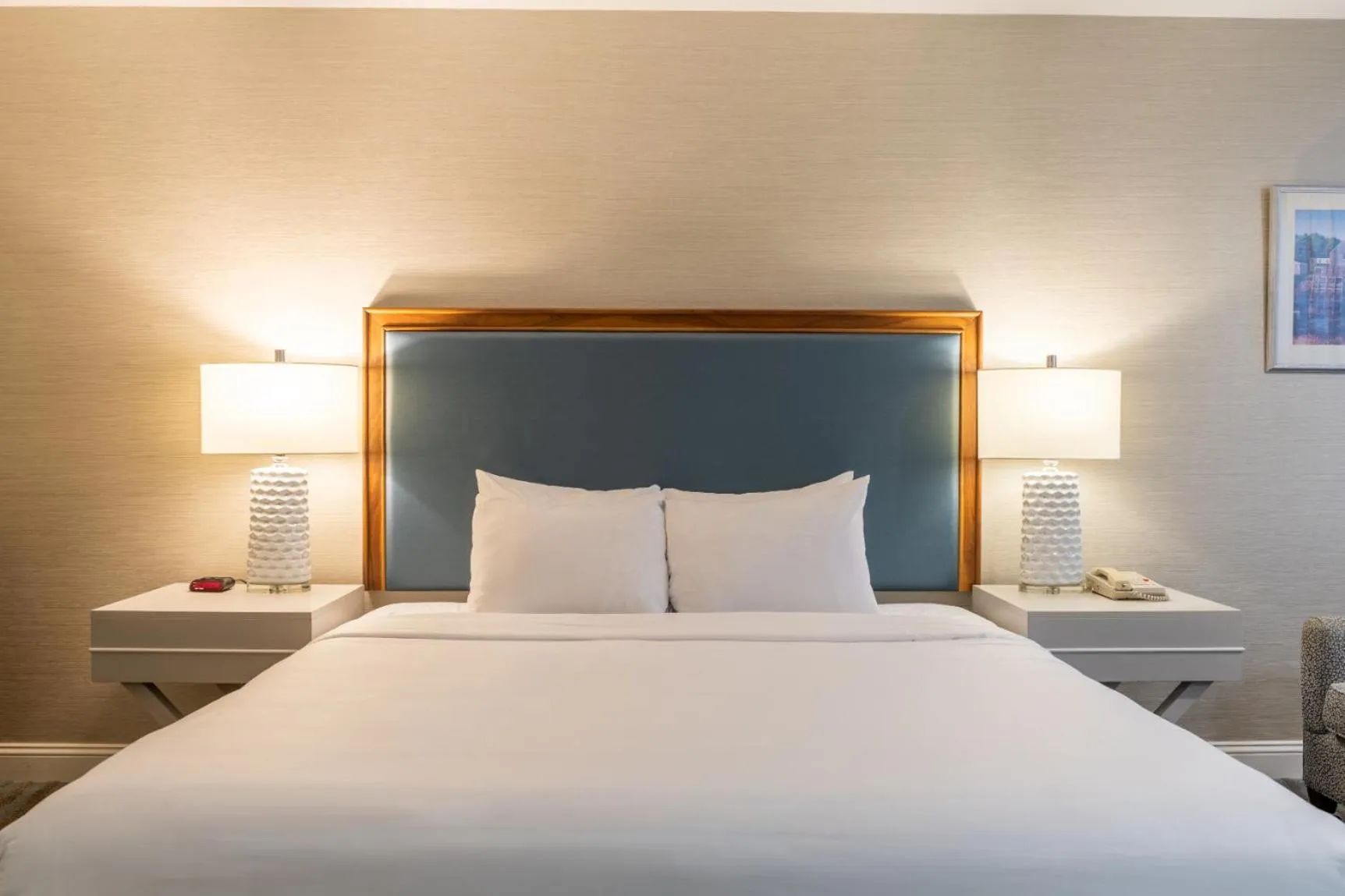 Bed in Anchorage by the Sea