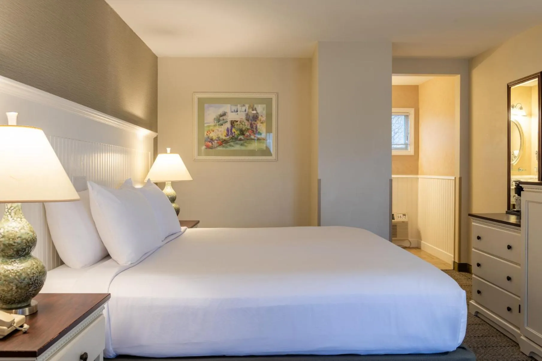 Bed in Anchorage by the Sea