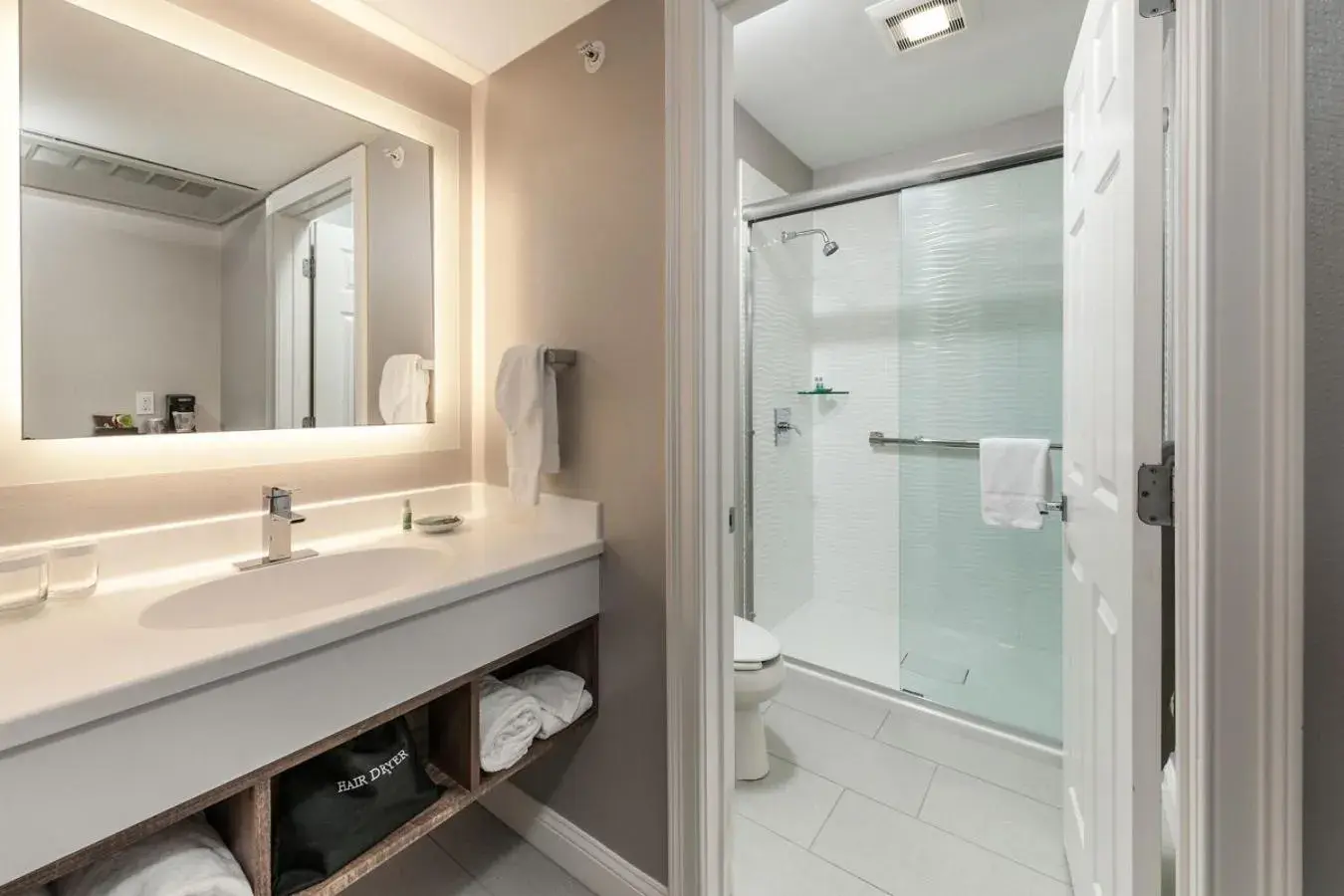 Bathroom in Anchorage by the Sea Bathroom in Anchorage by the Sea