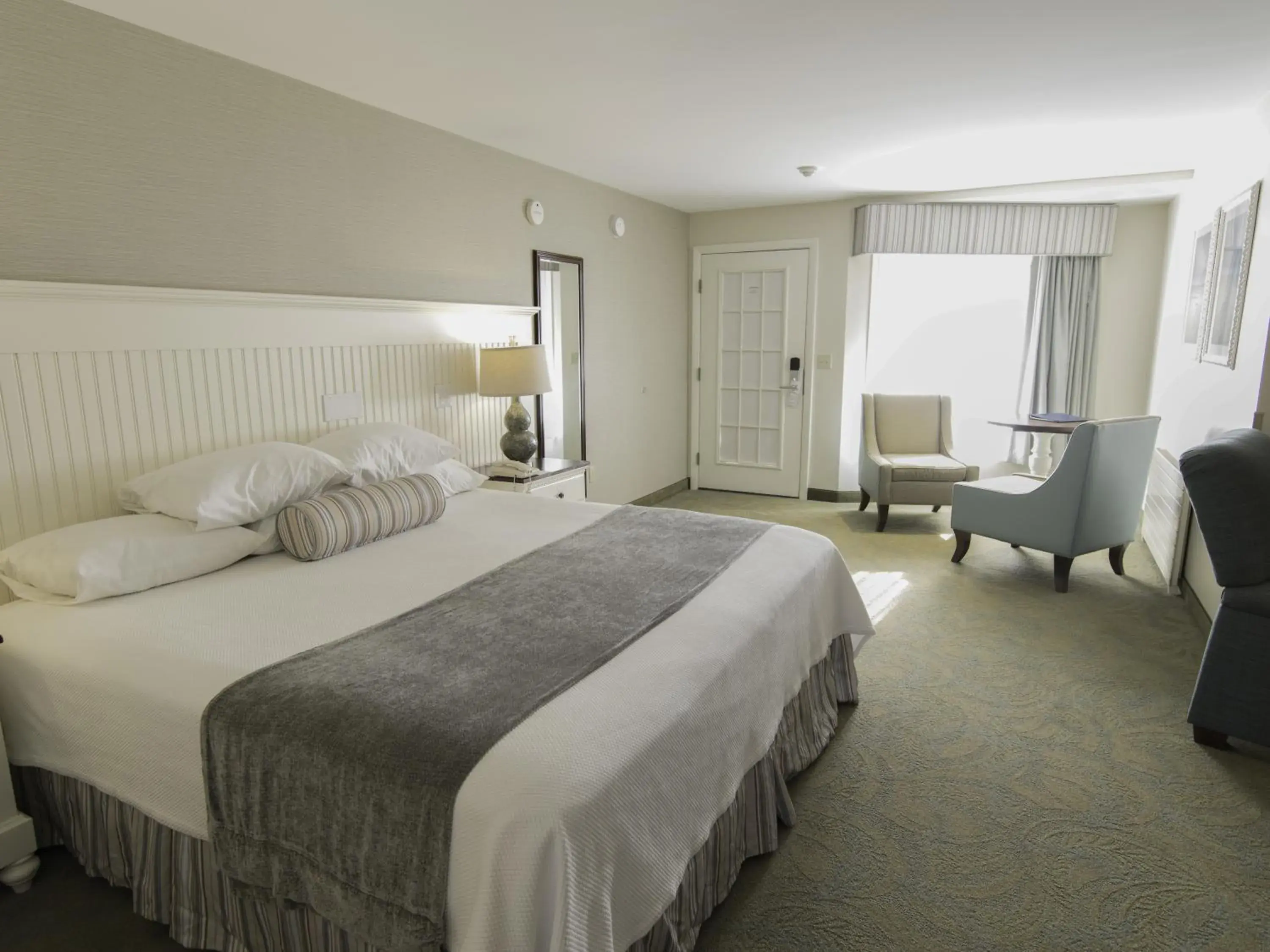 King Room with Partial Ocean View - 2nd Floor in Anchorage by the Sea King Room with Partial Ocean View - 2nd Floor in Anchorage by the Sea