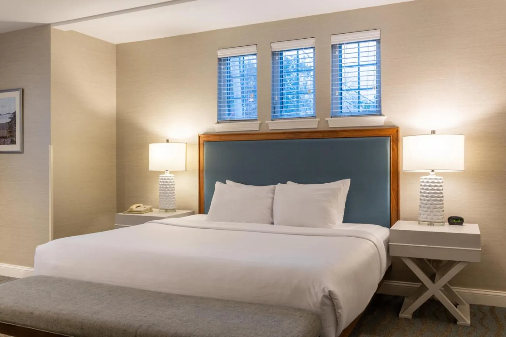 Bed in Anchorage by the Sea