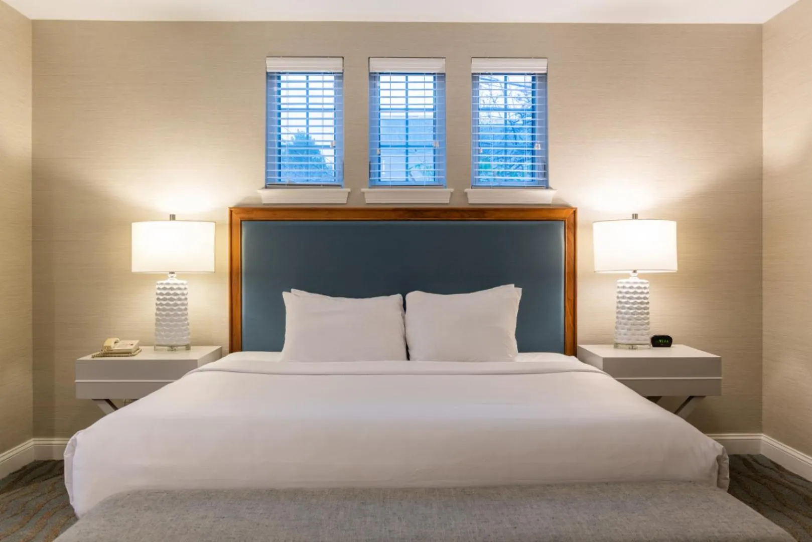 Bed in Anchorage by the Sea