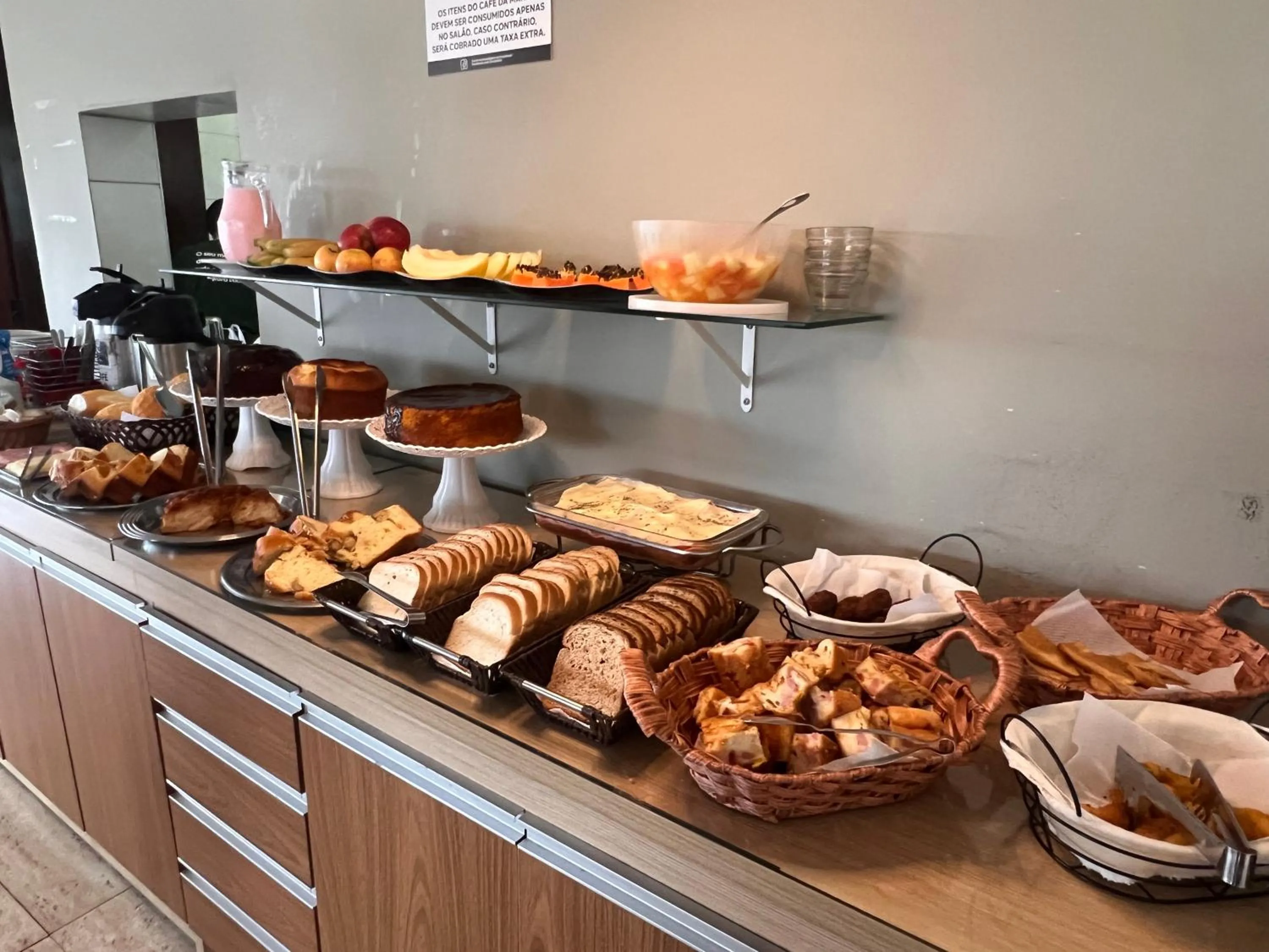Breakfast in Hotel Elithi - O melhor custo benefício