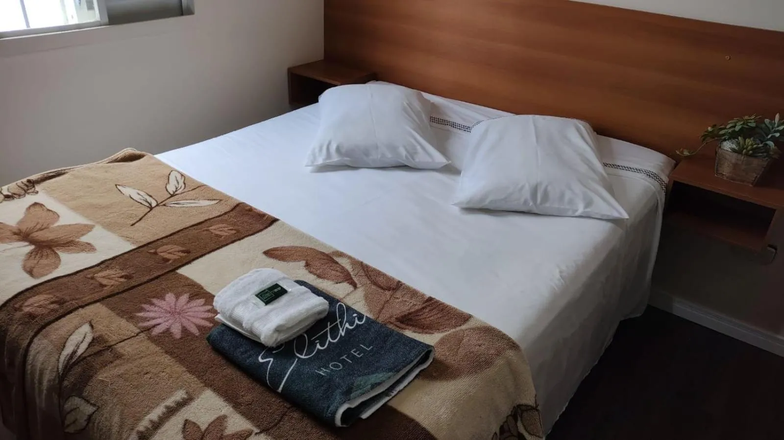 Bedroom, Bed in Hotel Elithi - O melhor custo benefício