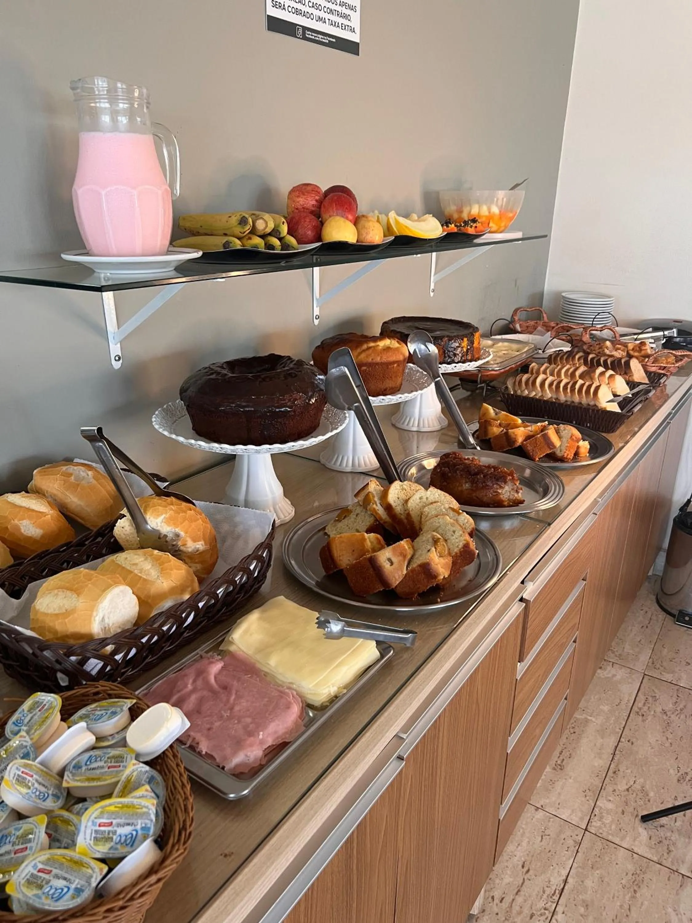 Breakfast in Hotel Elithi - O melhor custo benefício