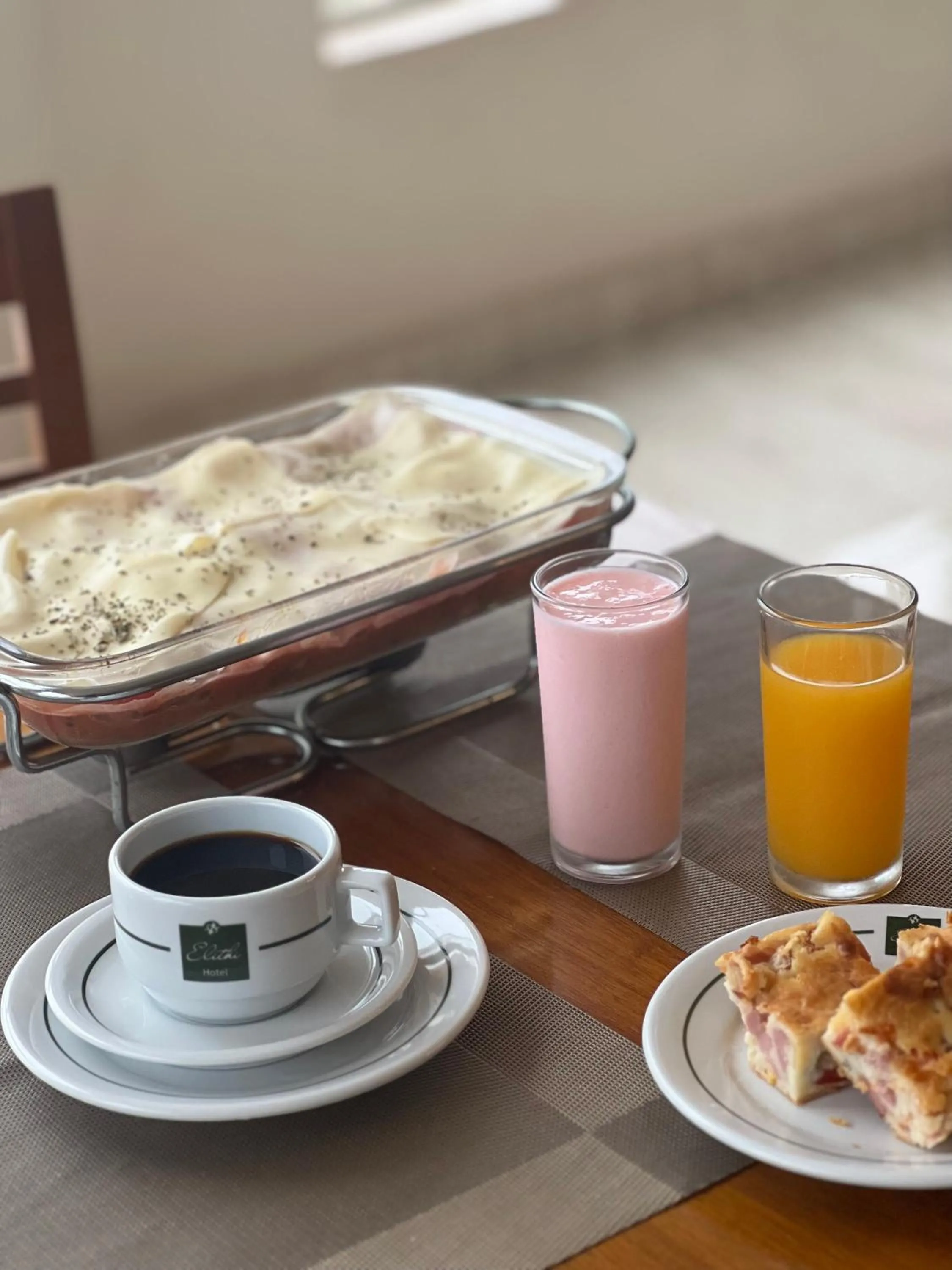 Breakfast in Hotel Elithi - O melhor custo benefício