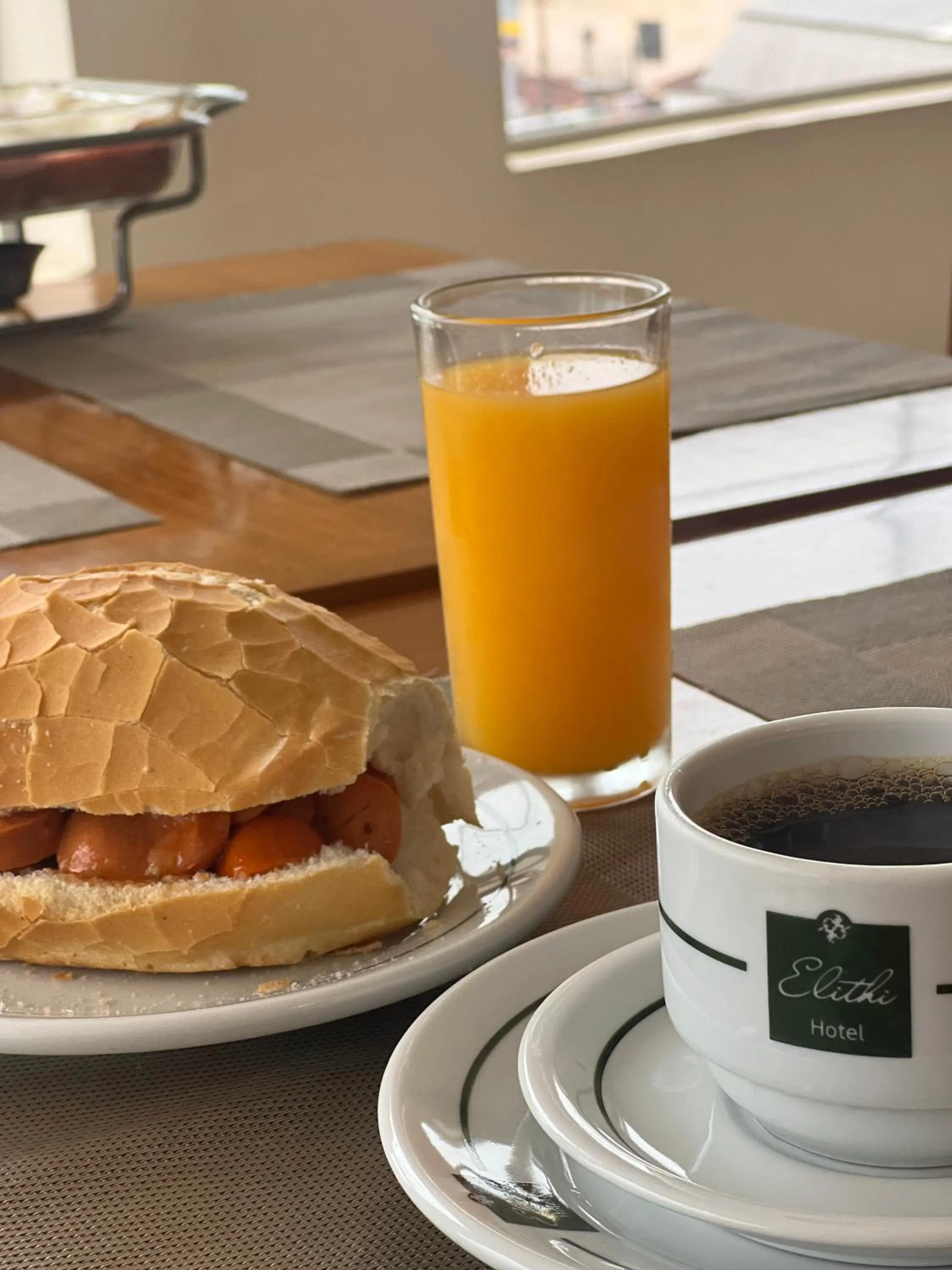 Breakfast in Hotel Elithi - O melhor custo benefício