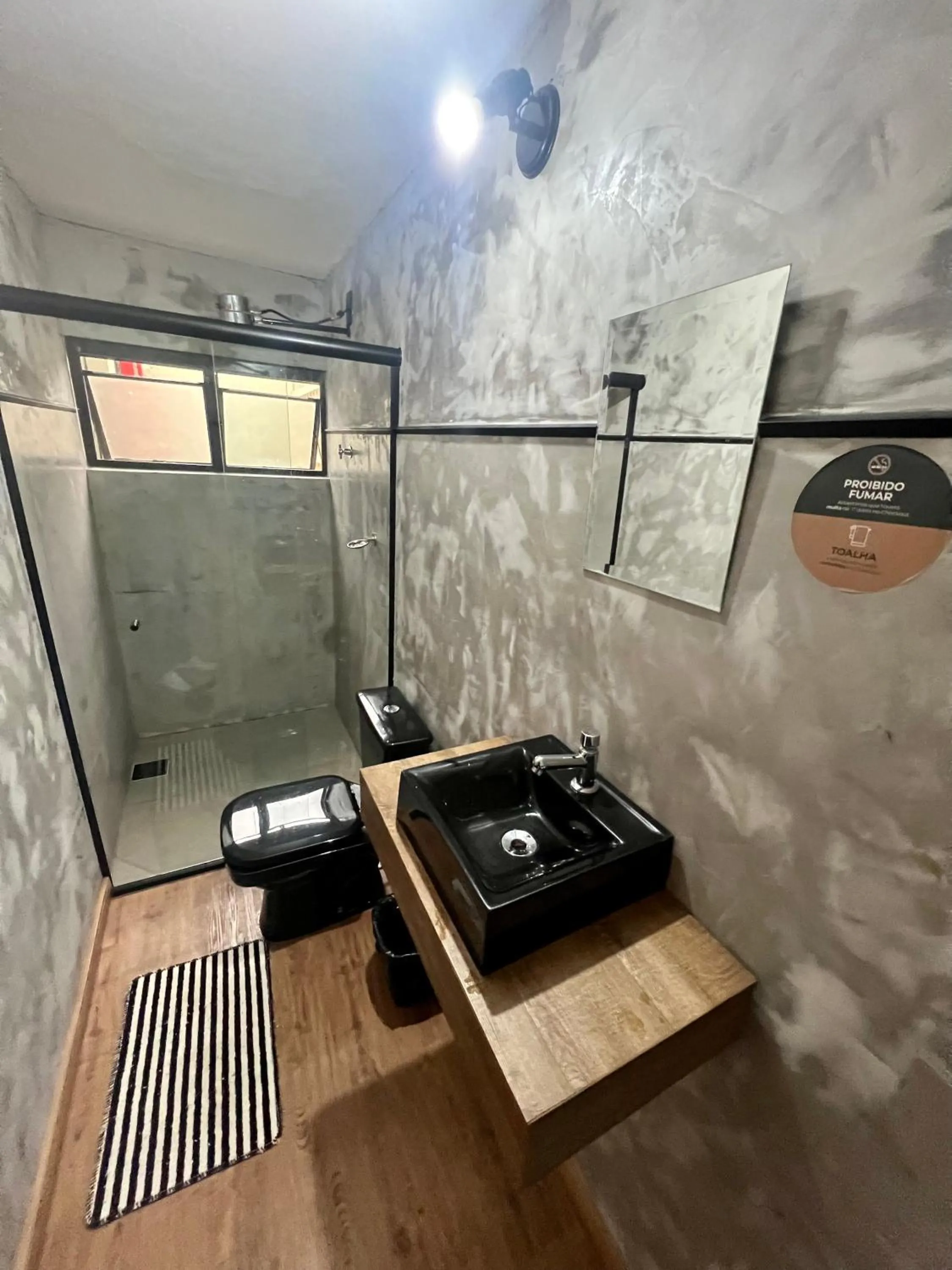 Bathroom in Hotel Elithi - O melhor custo benefício