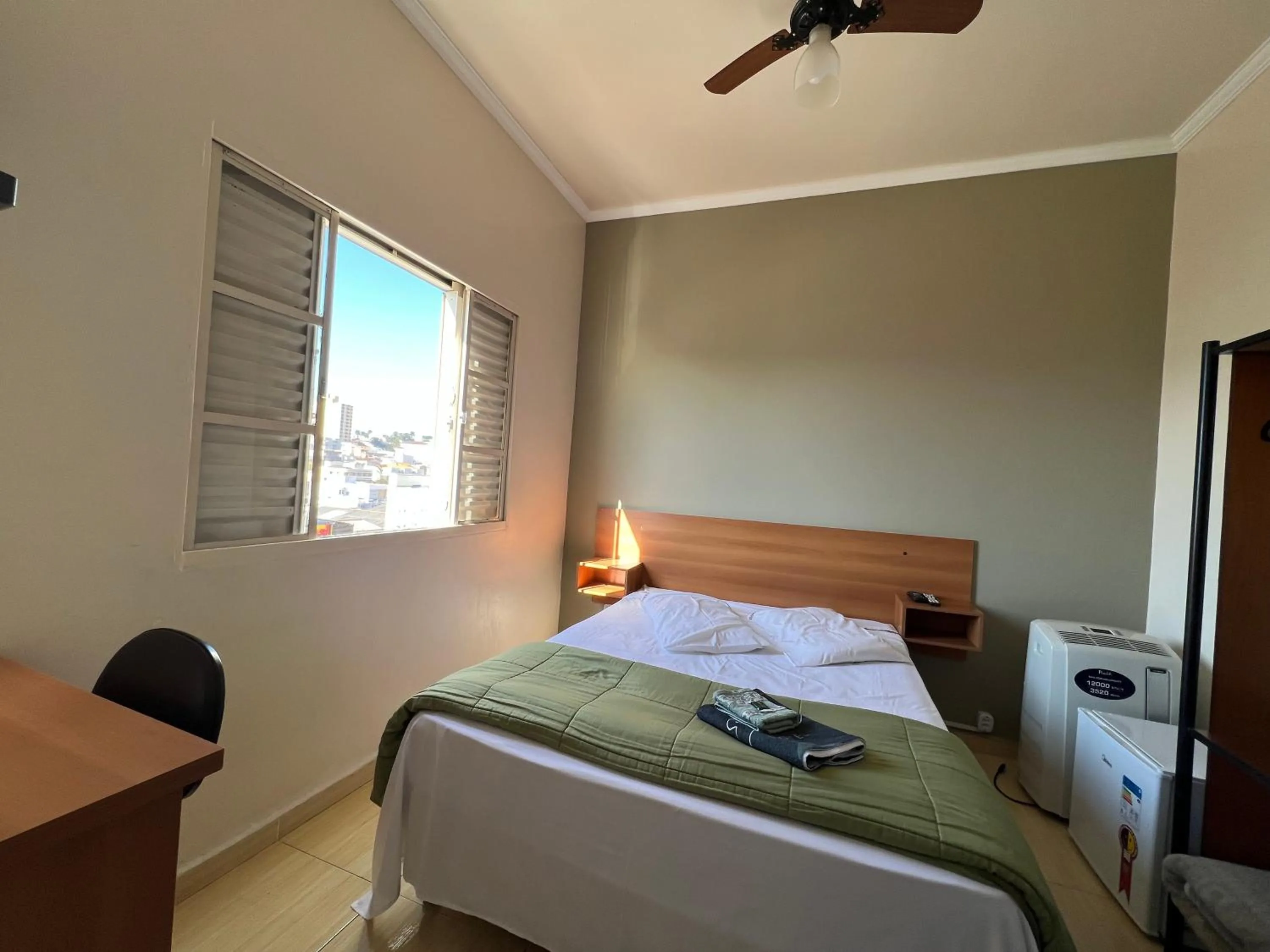Bedroom, Bed in Hotel Elithi - O melhor custo benefício