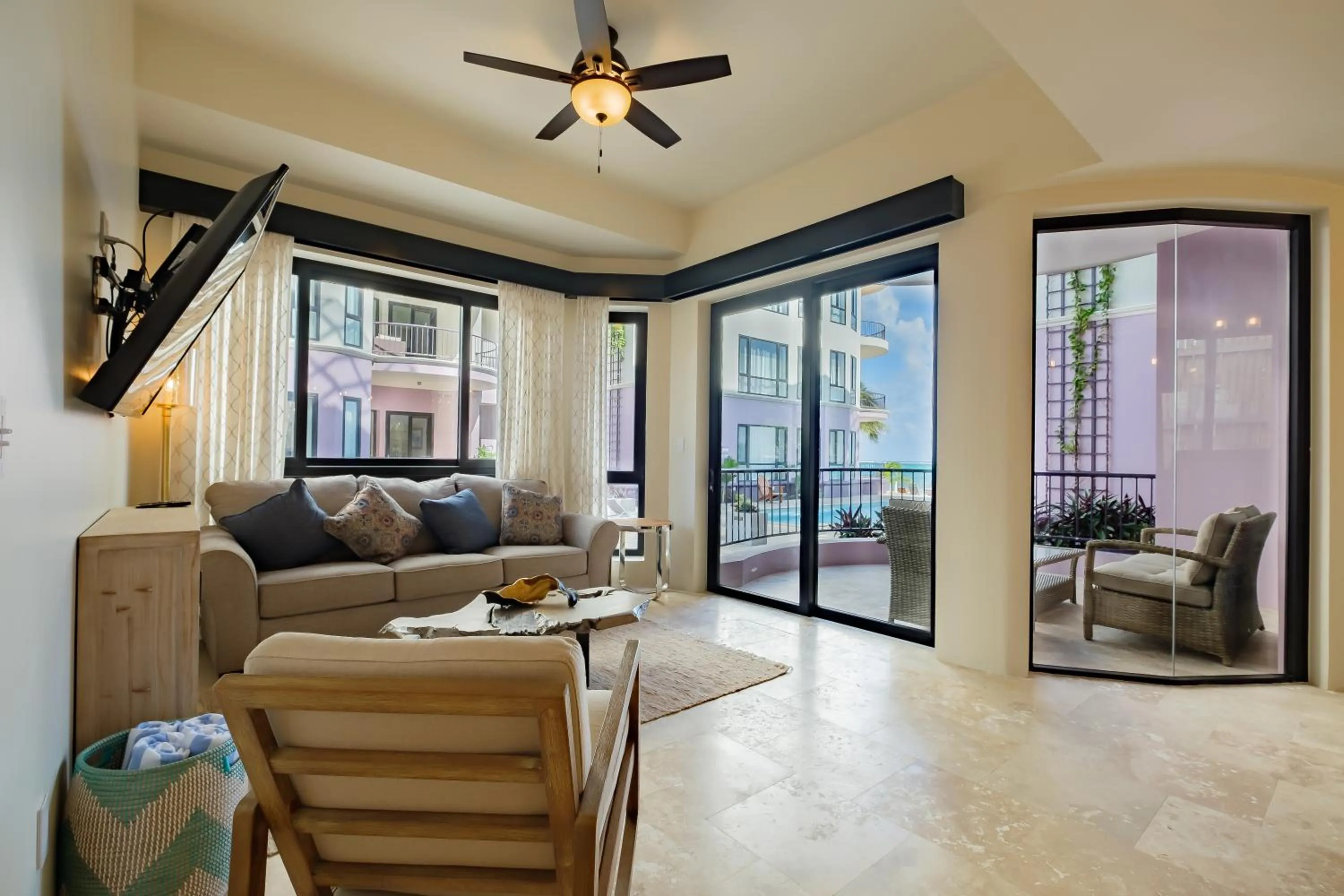 Living room in Diamante Beachfront Suites