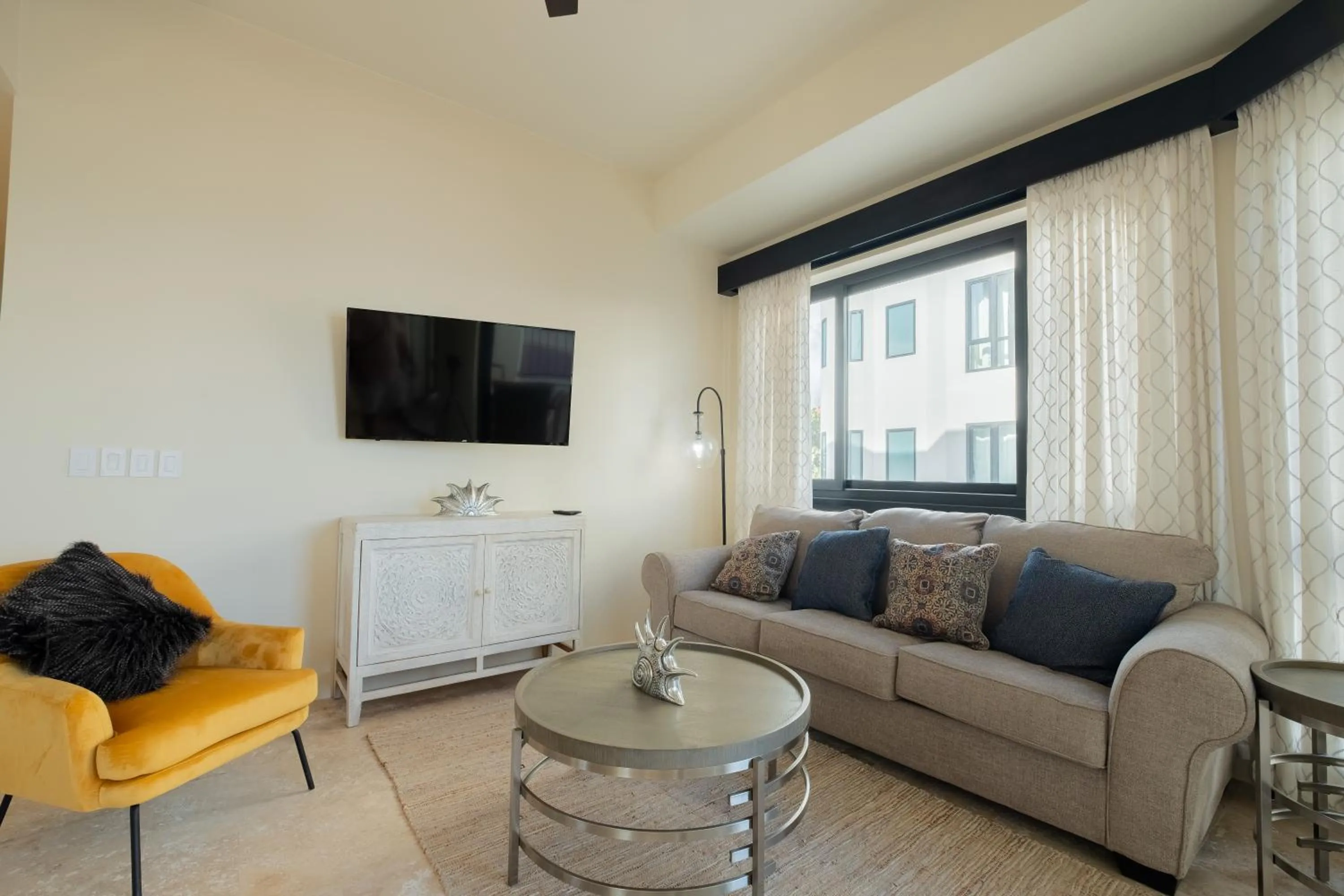 Living room in Diamante Beachfront Suites