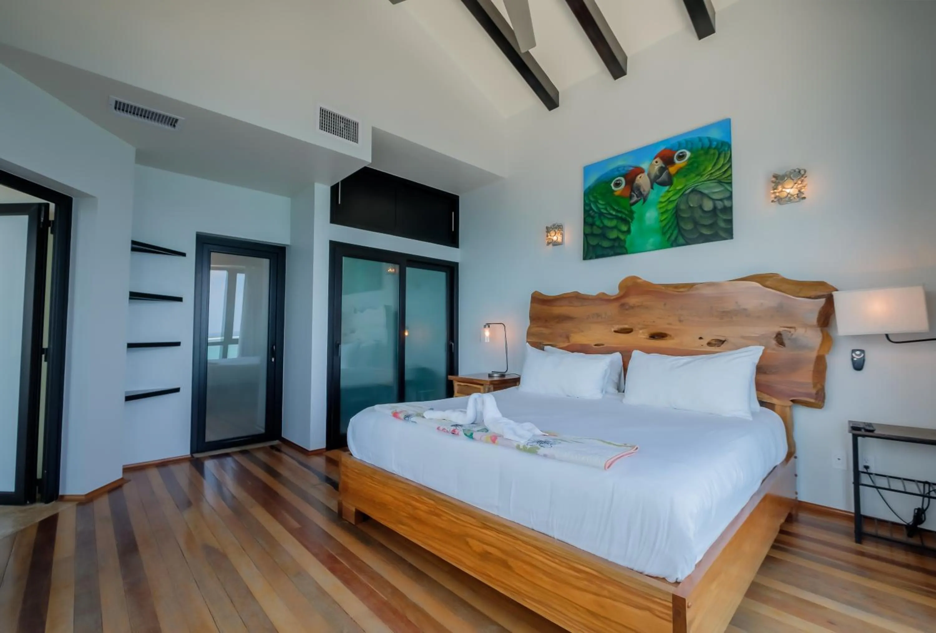 Bedroom, Bed in Diamante Beachfront Suites