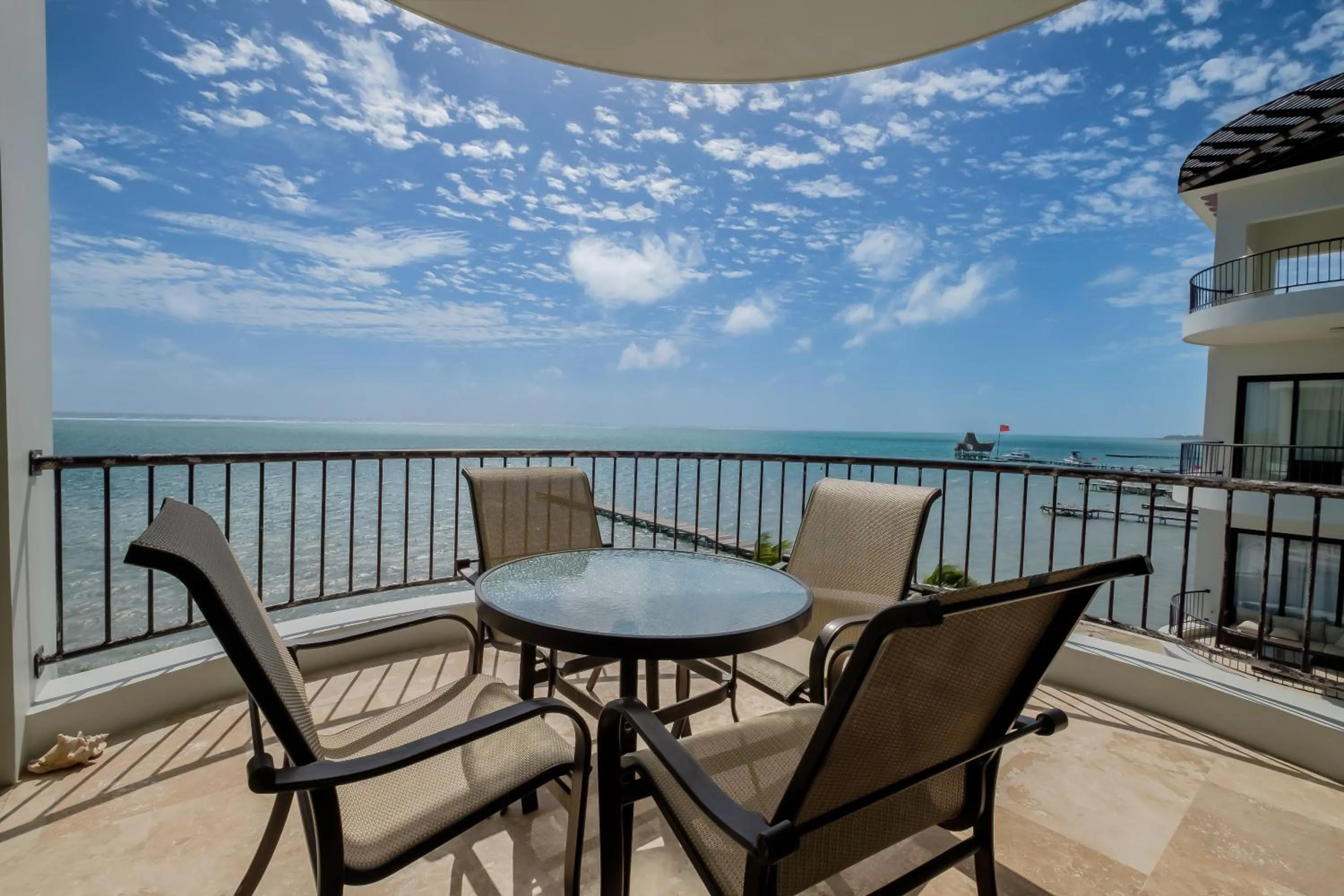 Balcony/Terrace in Diamante Beachfront Suites