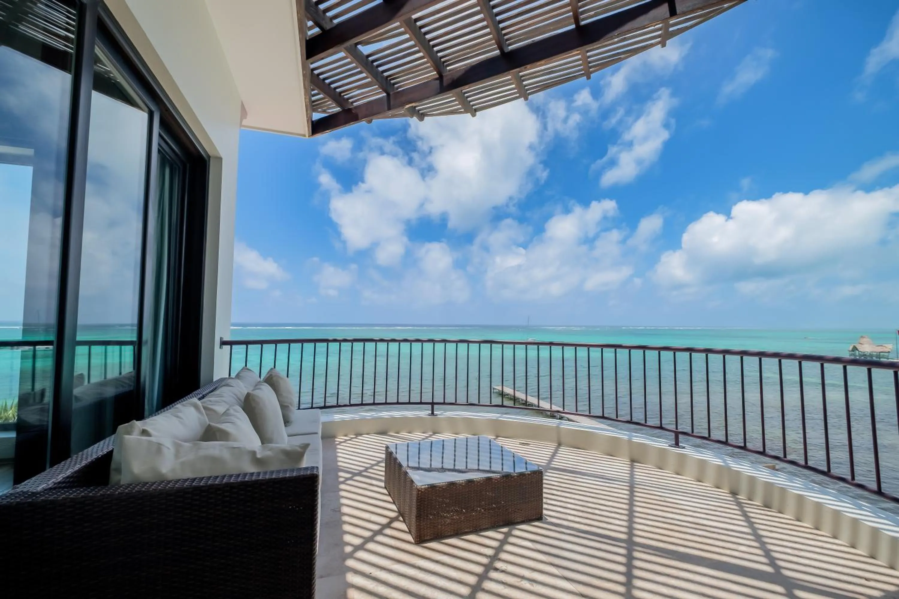 Balcony/Terrace in Diamante Beachfront Suites