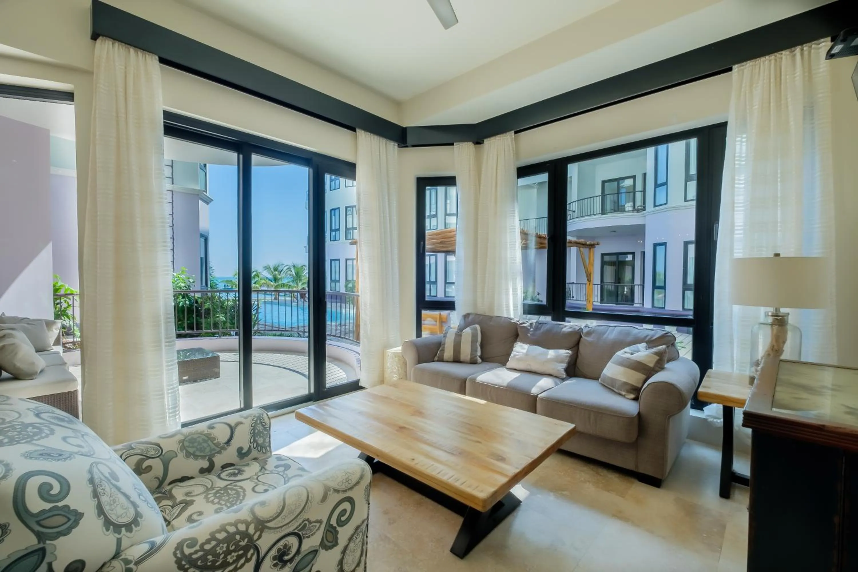 Living room in Diamante Beachfront Suites