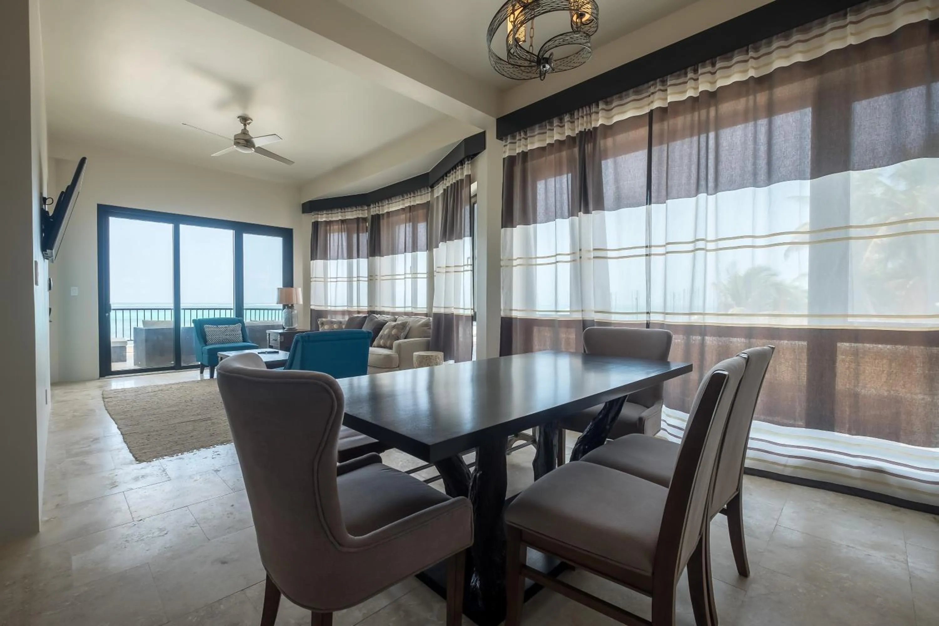 Dining area in Diamante Beachfront Suites