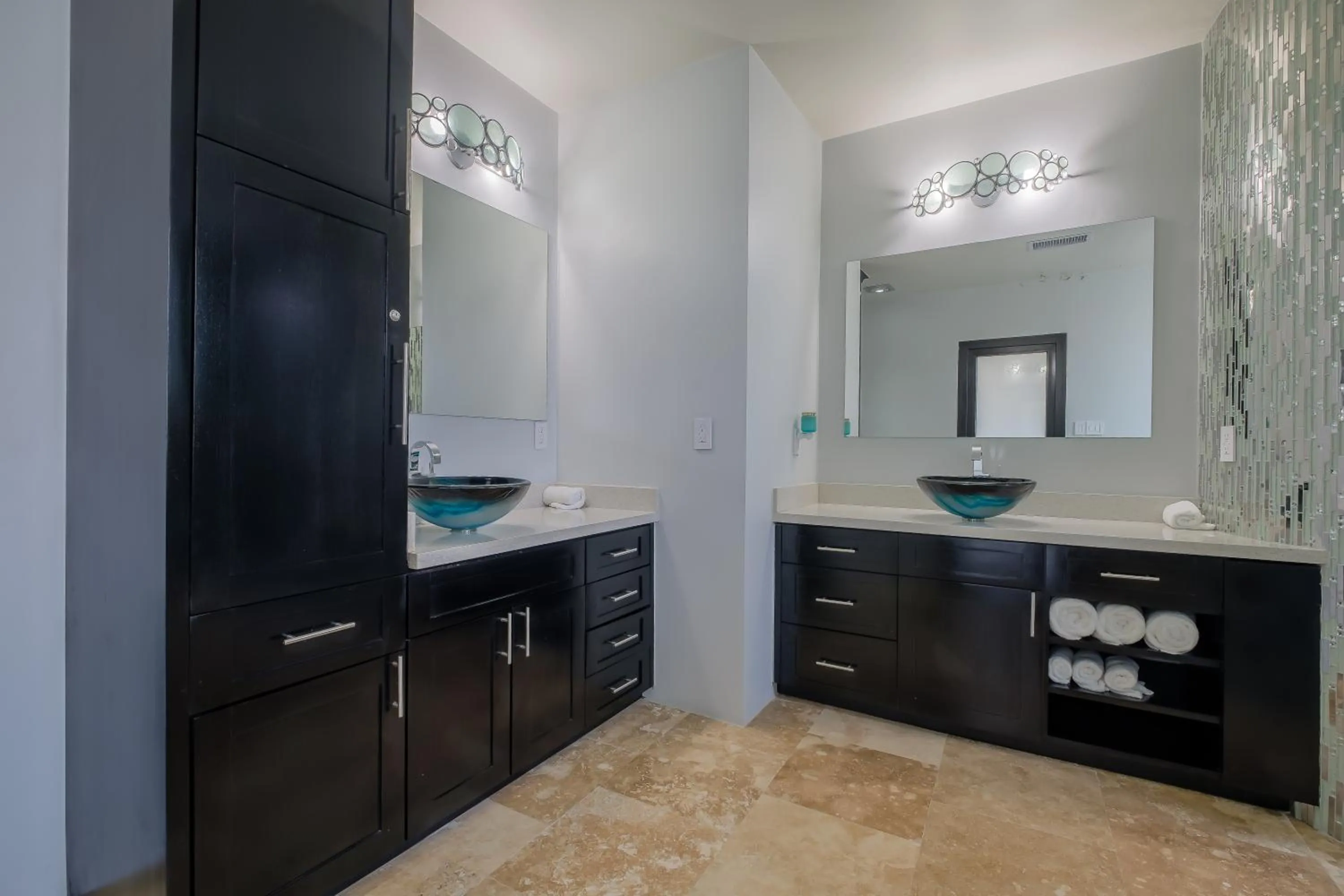 Bathroom in Diamante Beachfront Suites