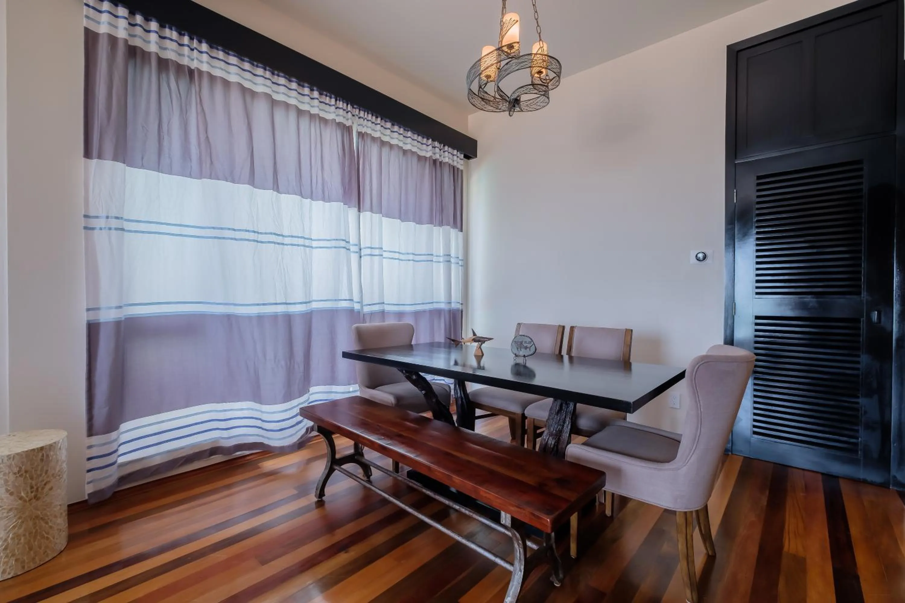 Dining area in Diamante Beachfront Suites