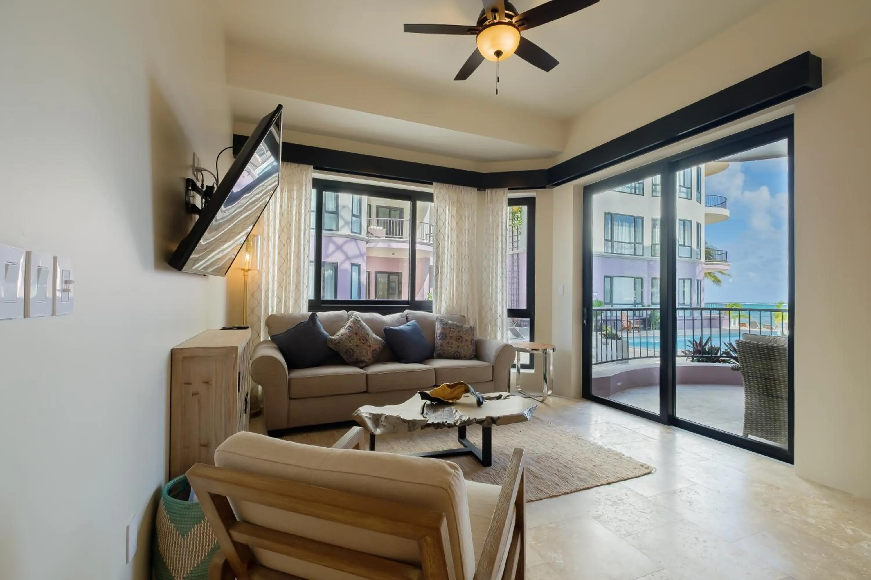 Living room in Diamante Beachfront Suites